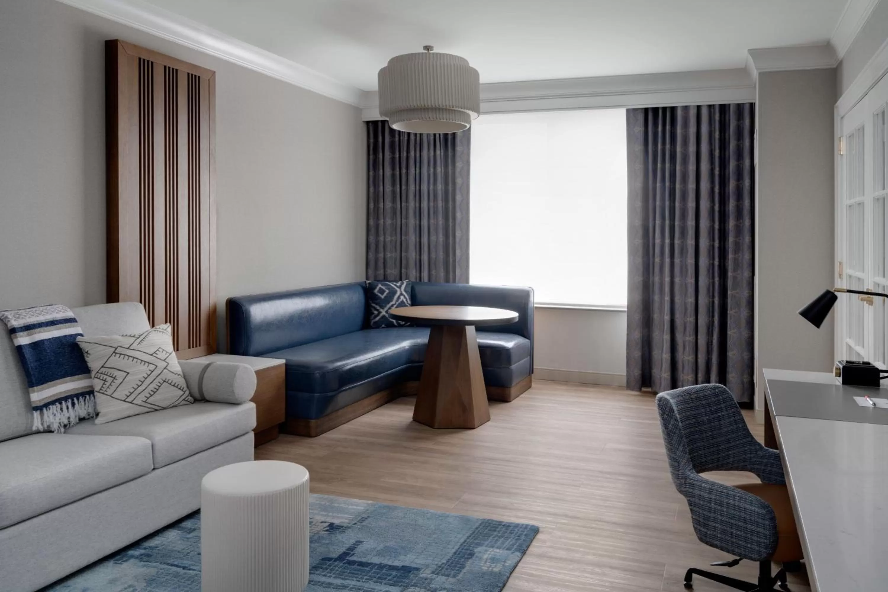 Living room in Austin Marriott South