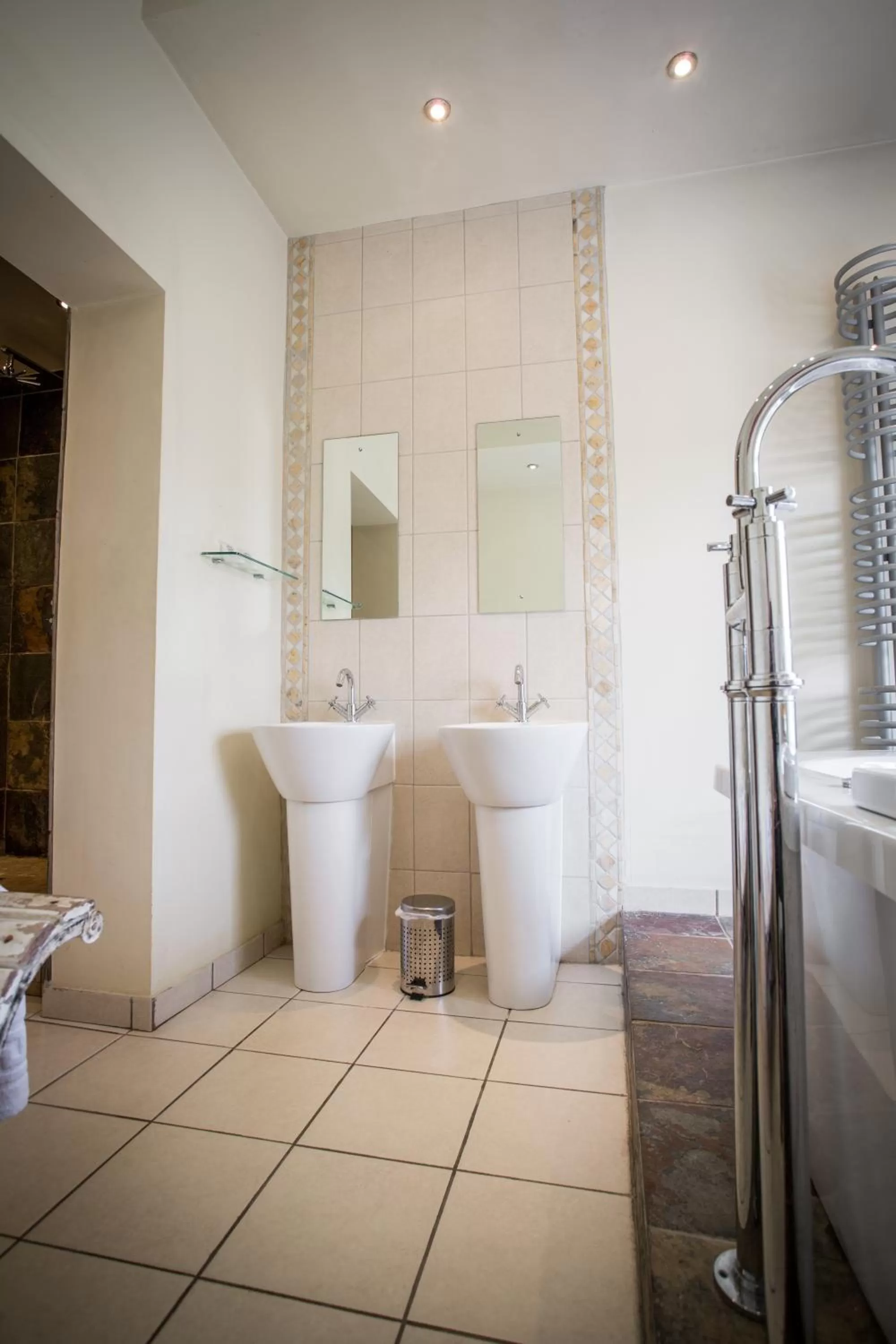 Bathroom in Tennant Arms Hotel