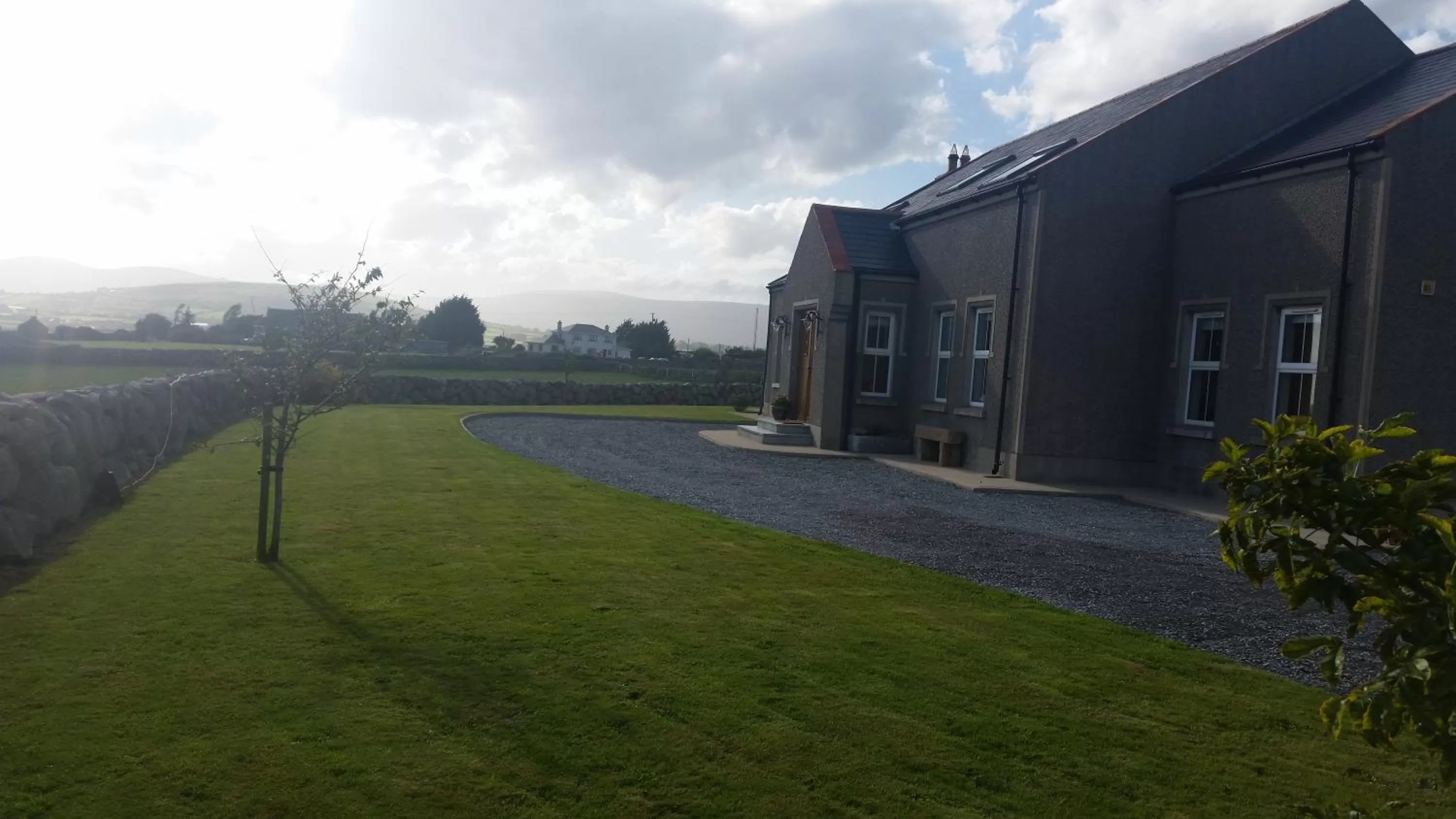 Facade/entrance in Samona