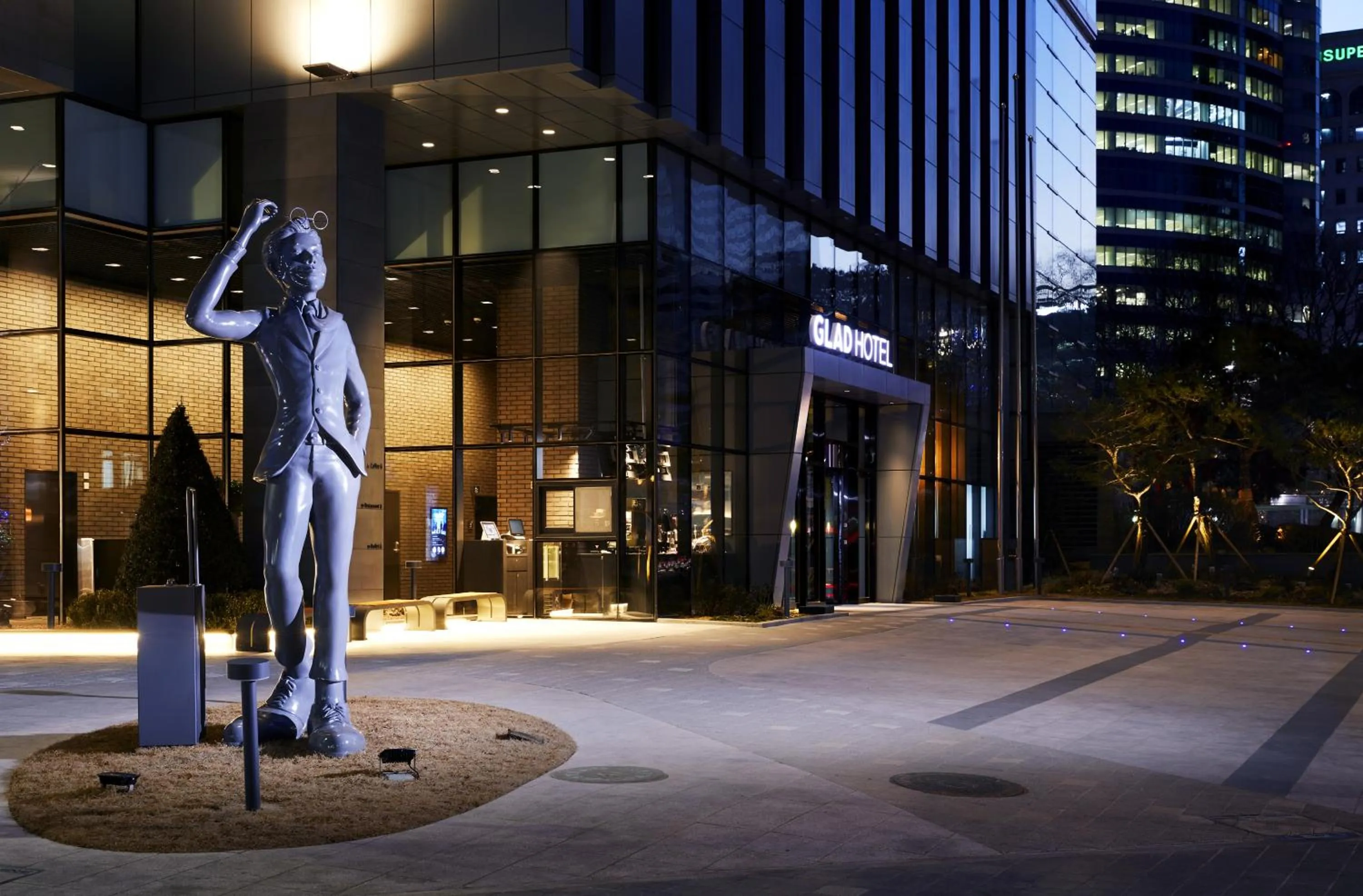 Facade/entrance in GLAD Gangnam COEX Center