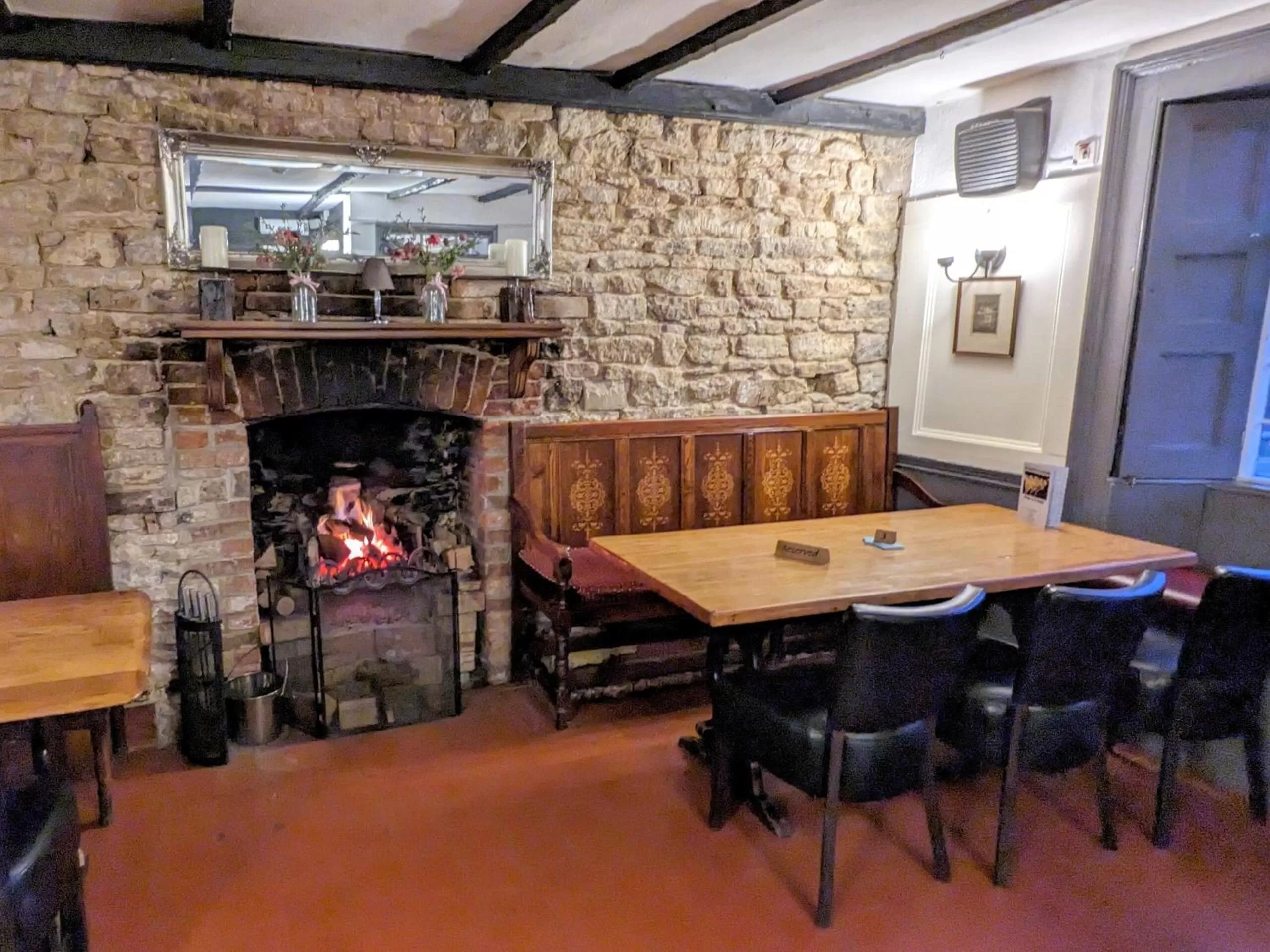 Lounge or bar in Cowpers Oak