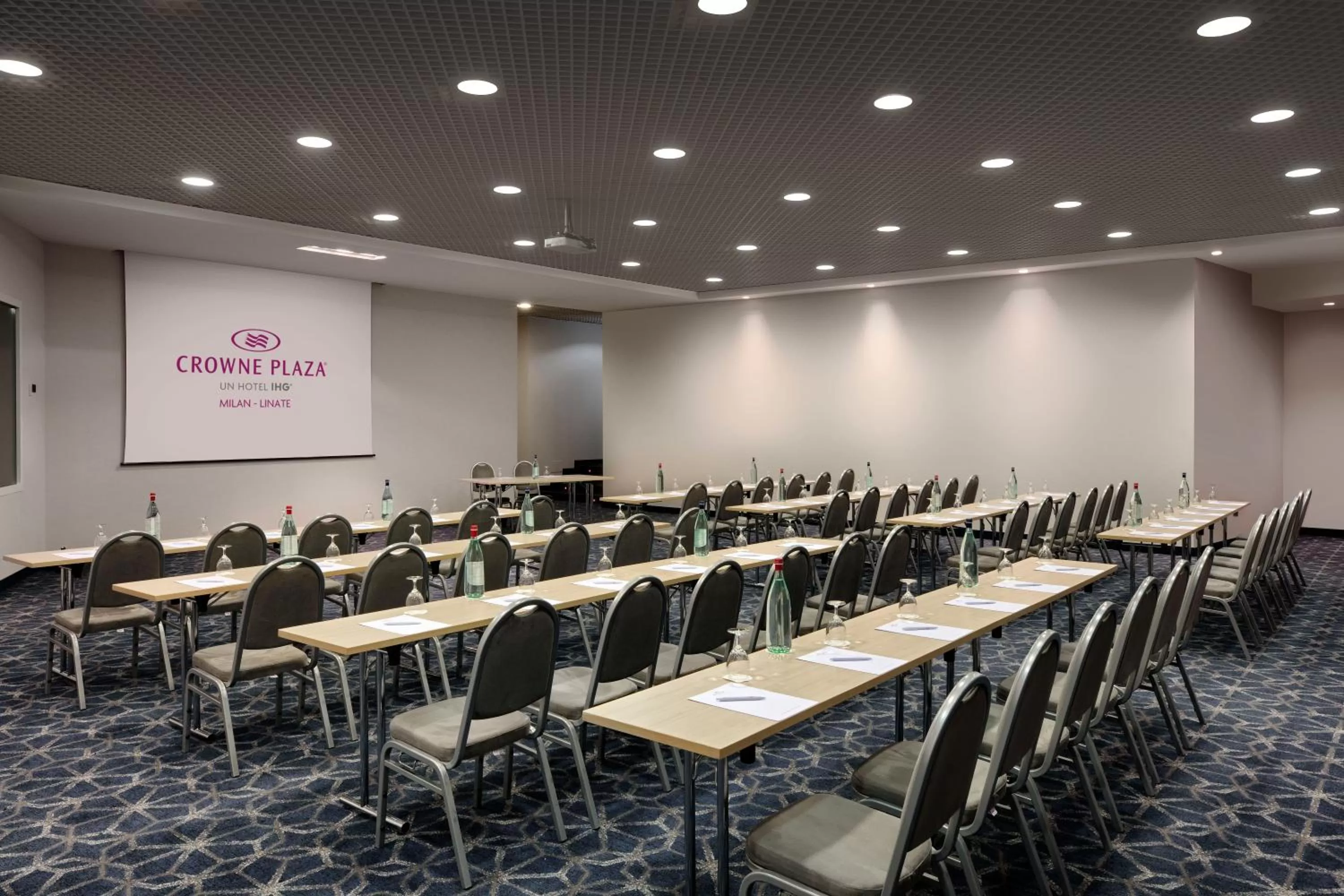 Meeting/conference room in Crowne Plaza Milan Linate by IHG