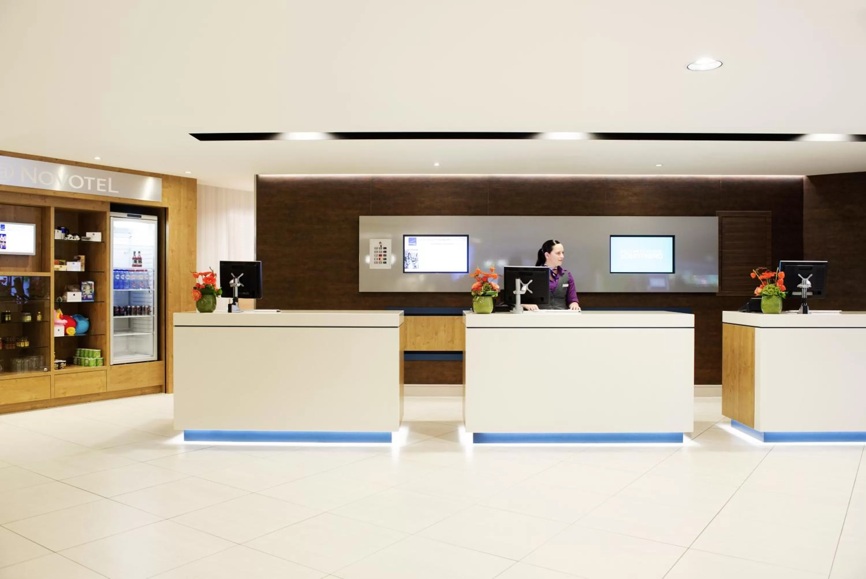 Lobby or reception in Novotel Rotterdam - Schiedam