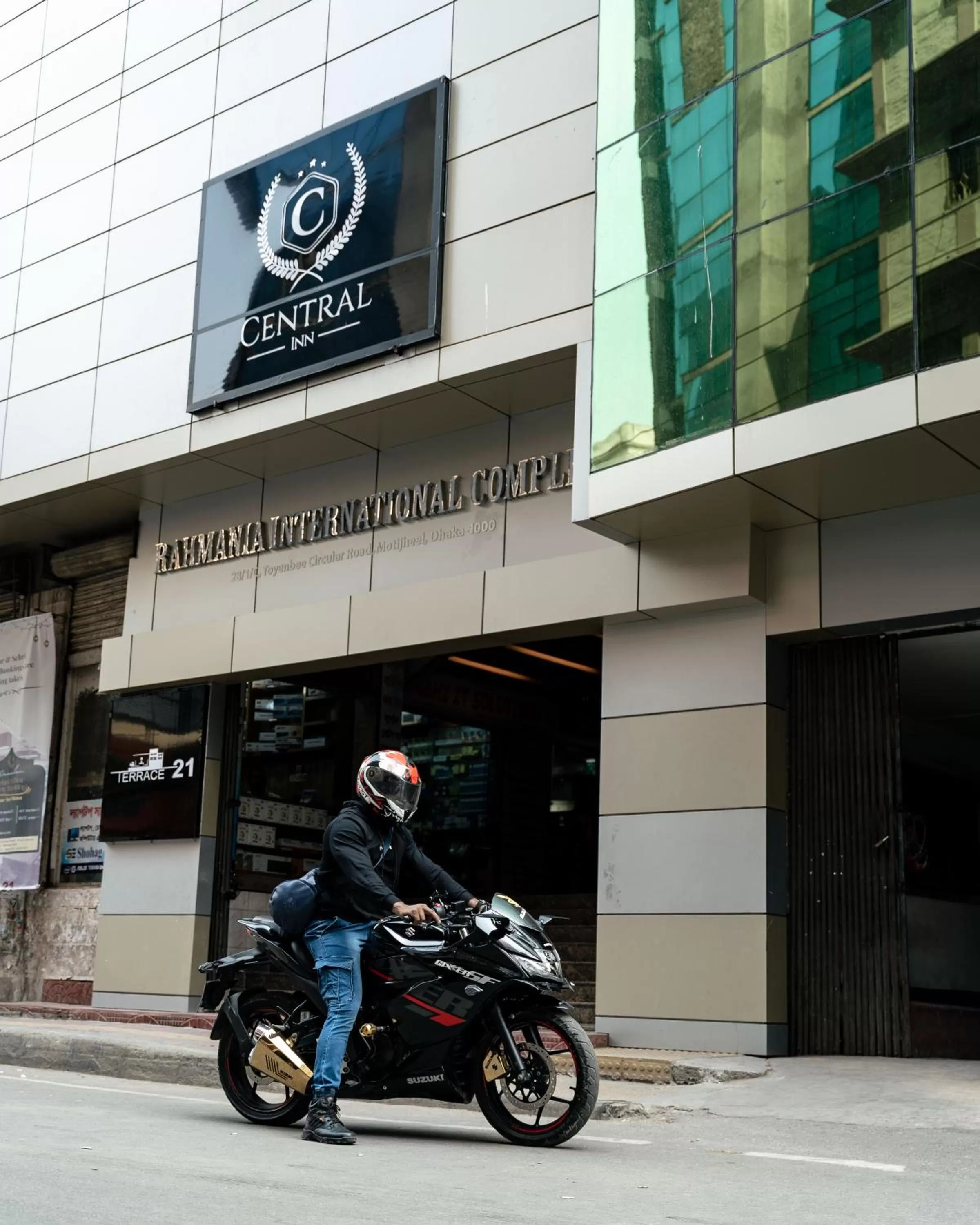 Property building in Central Inn Dhaka City Centre