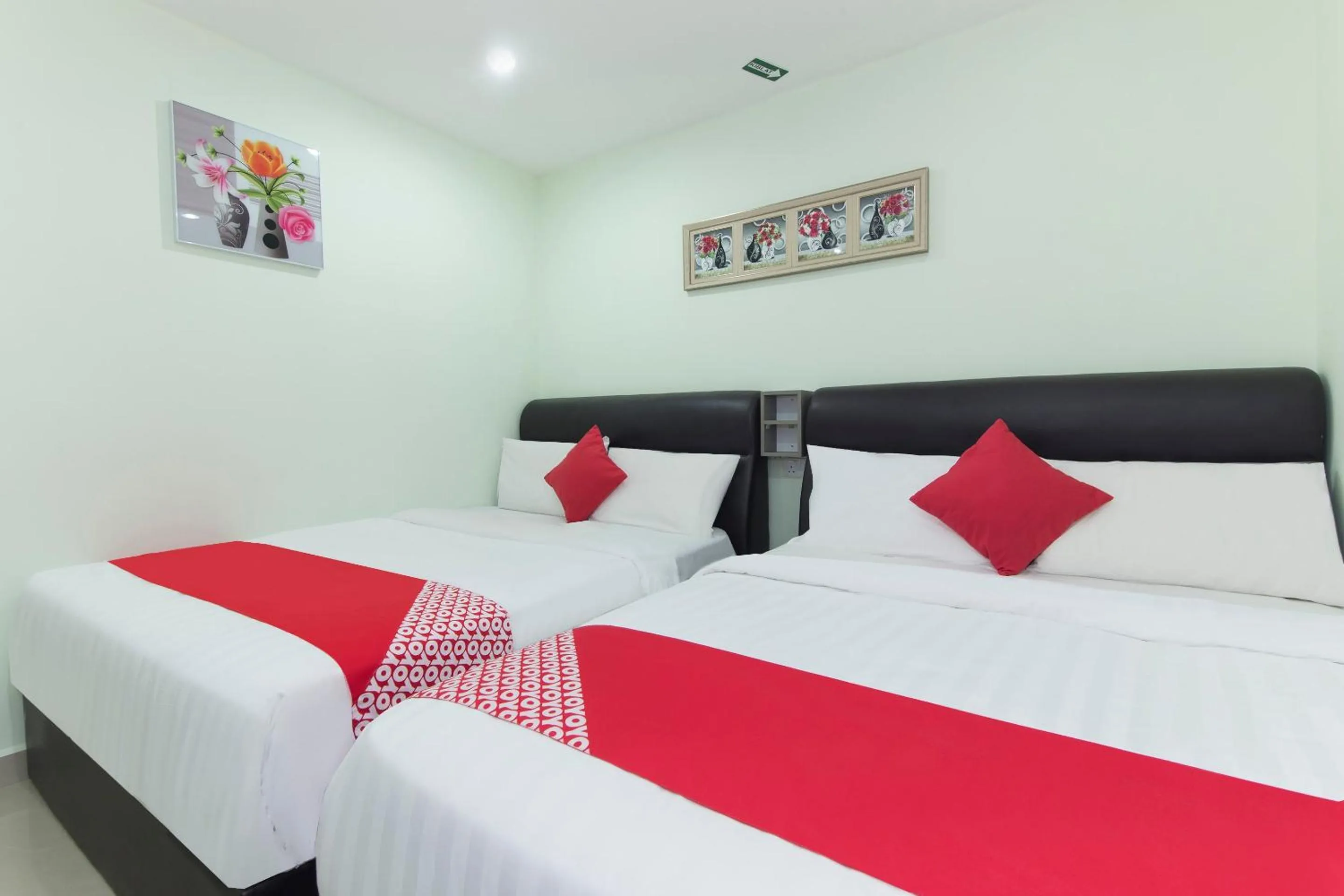 Bedroom, Bed in OYO 444 KL Empire Hotel