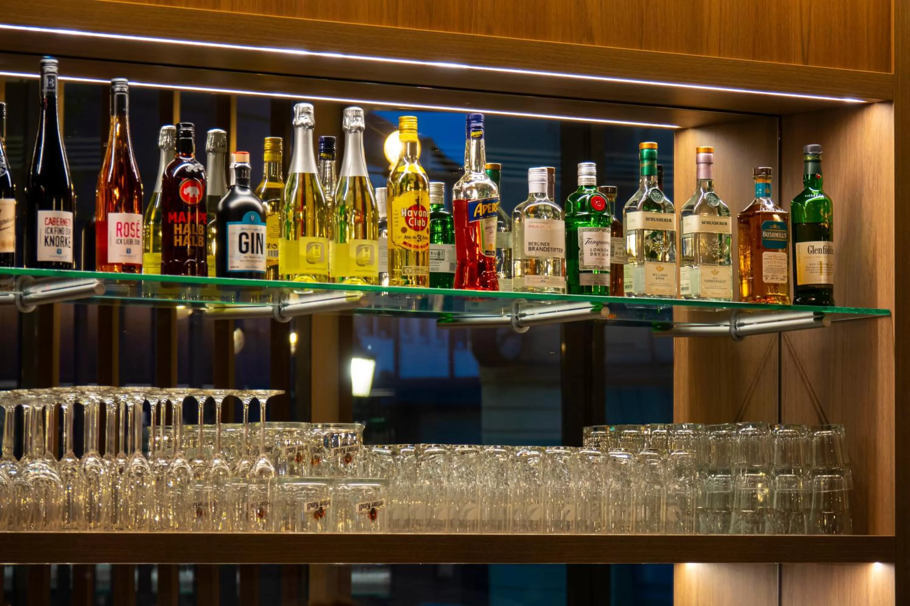 Lounge or bar in H24 Stadthotel Bernau