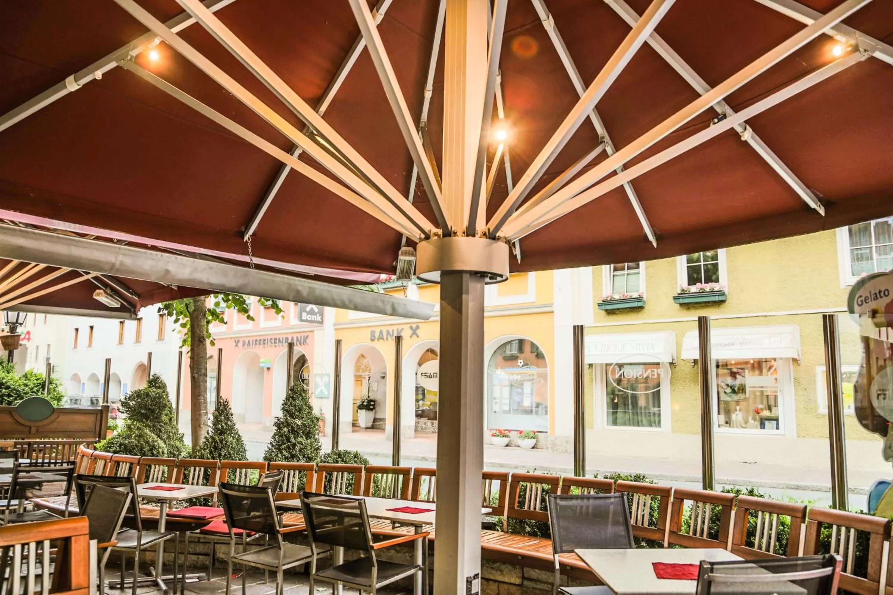 Summer in Pension Café Maier