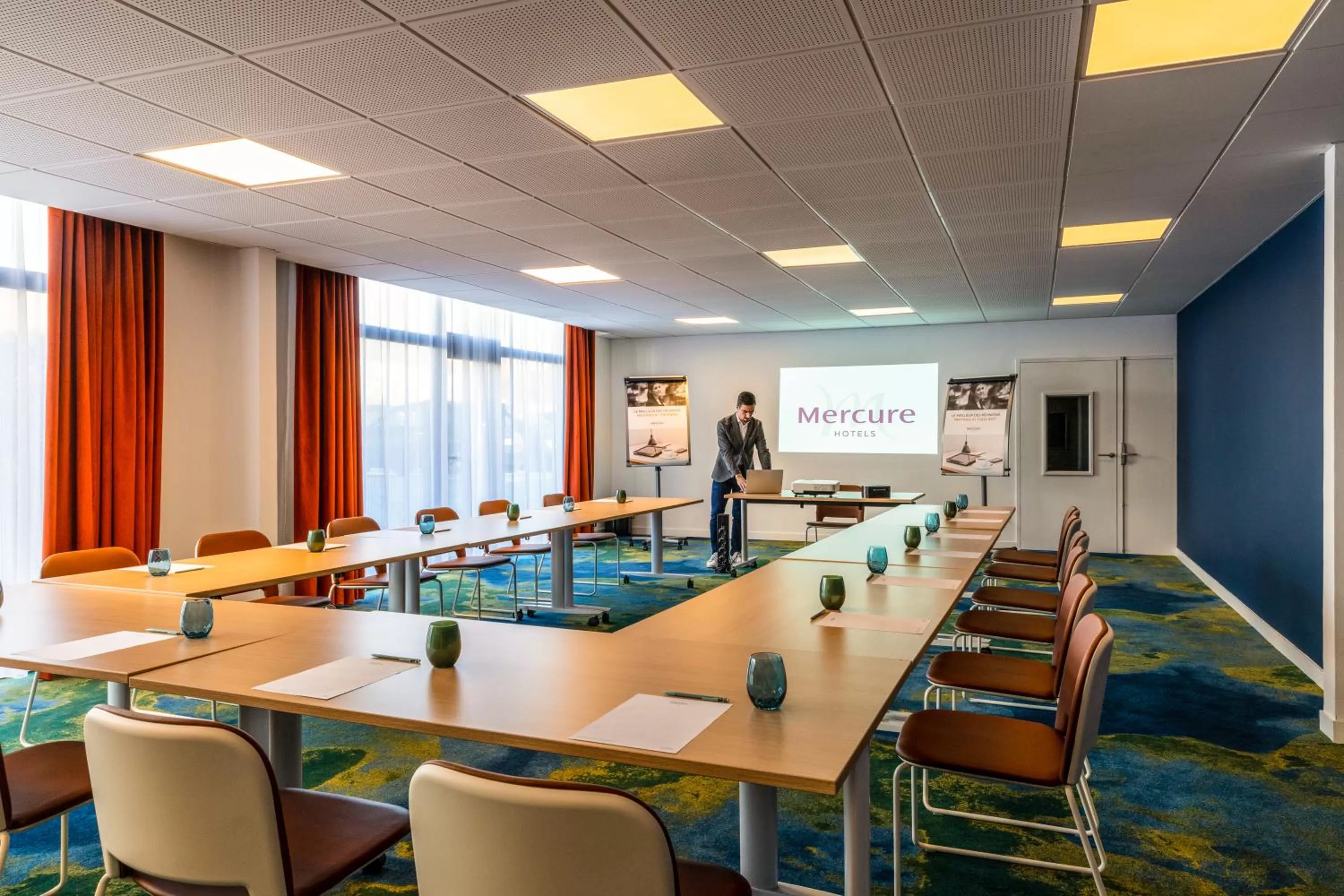 Meeting/conference room in Mercure Saint Omer Centre Gare