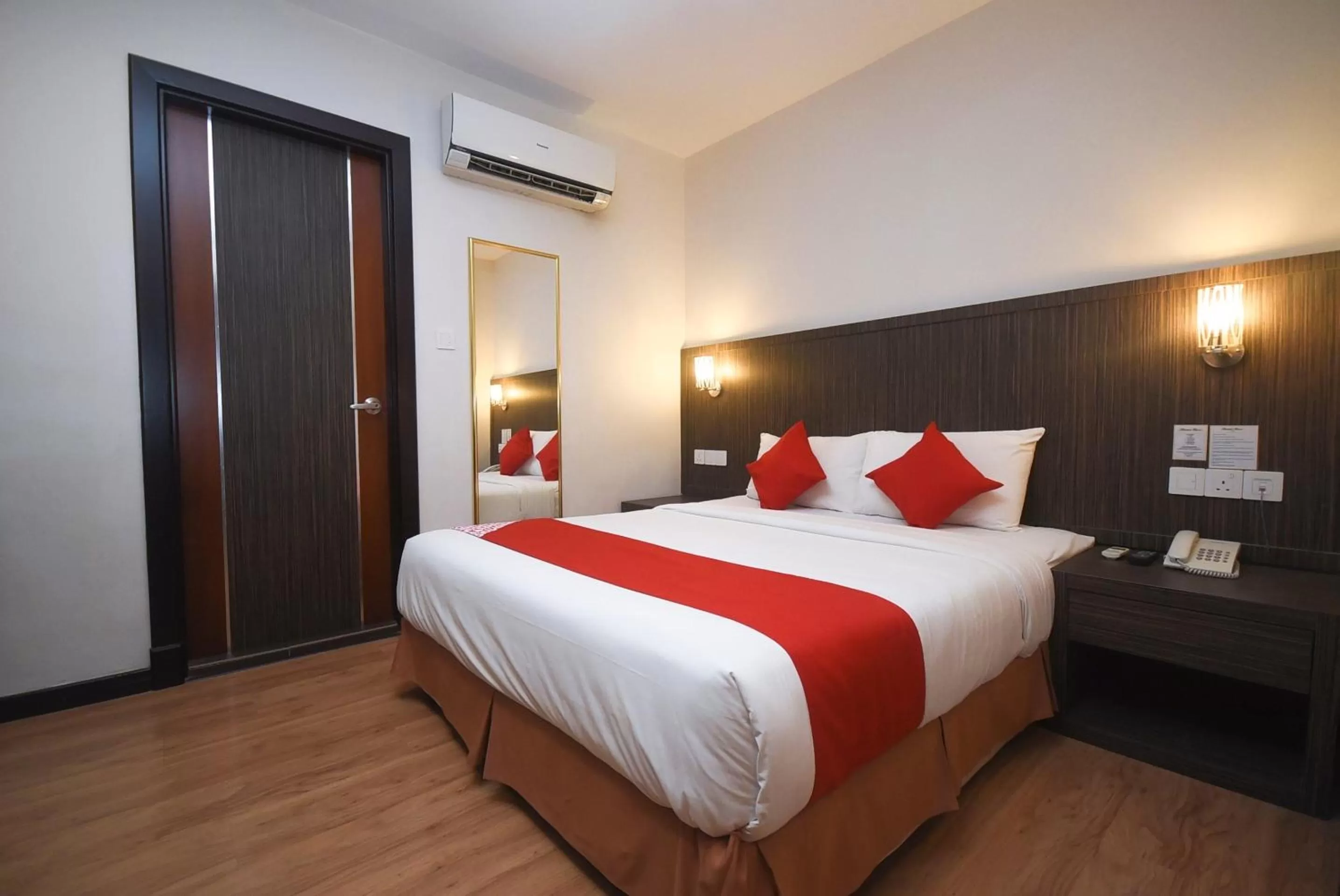 Bed in Super OYO 985 Hotel Nur