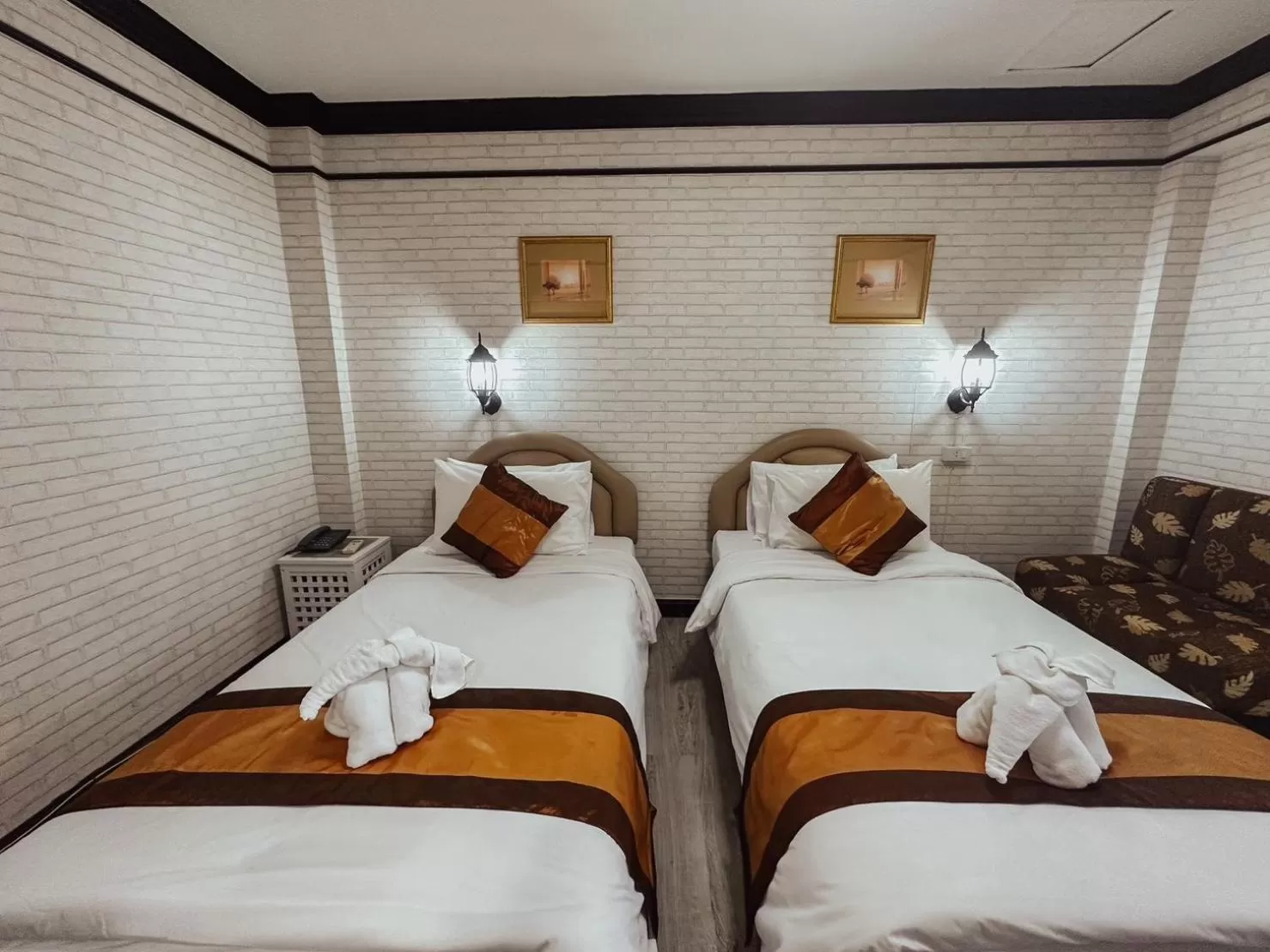 Bed in Hotel De Khuvieng