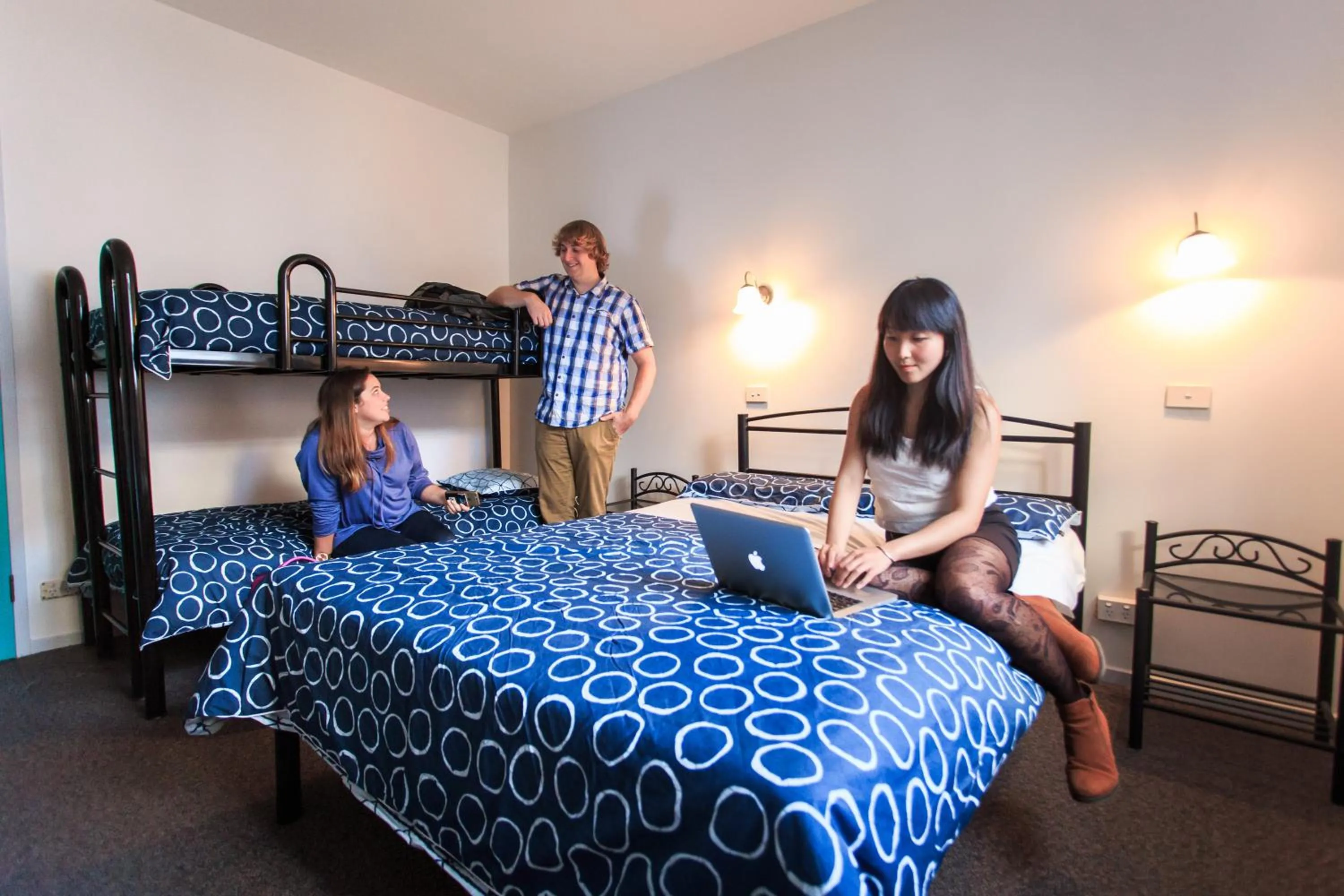 Bed in YHA Hobart Central