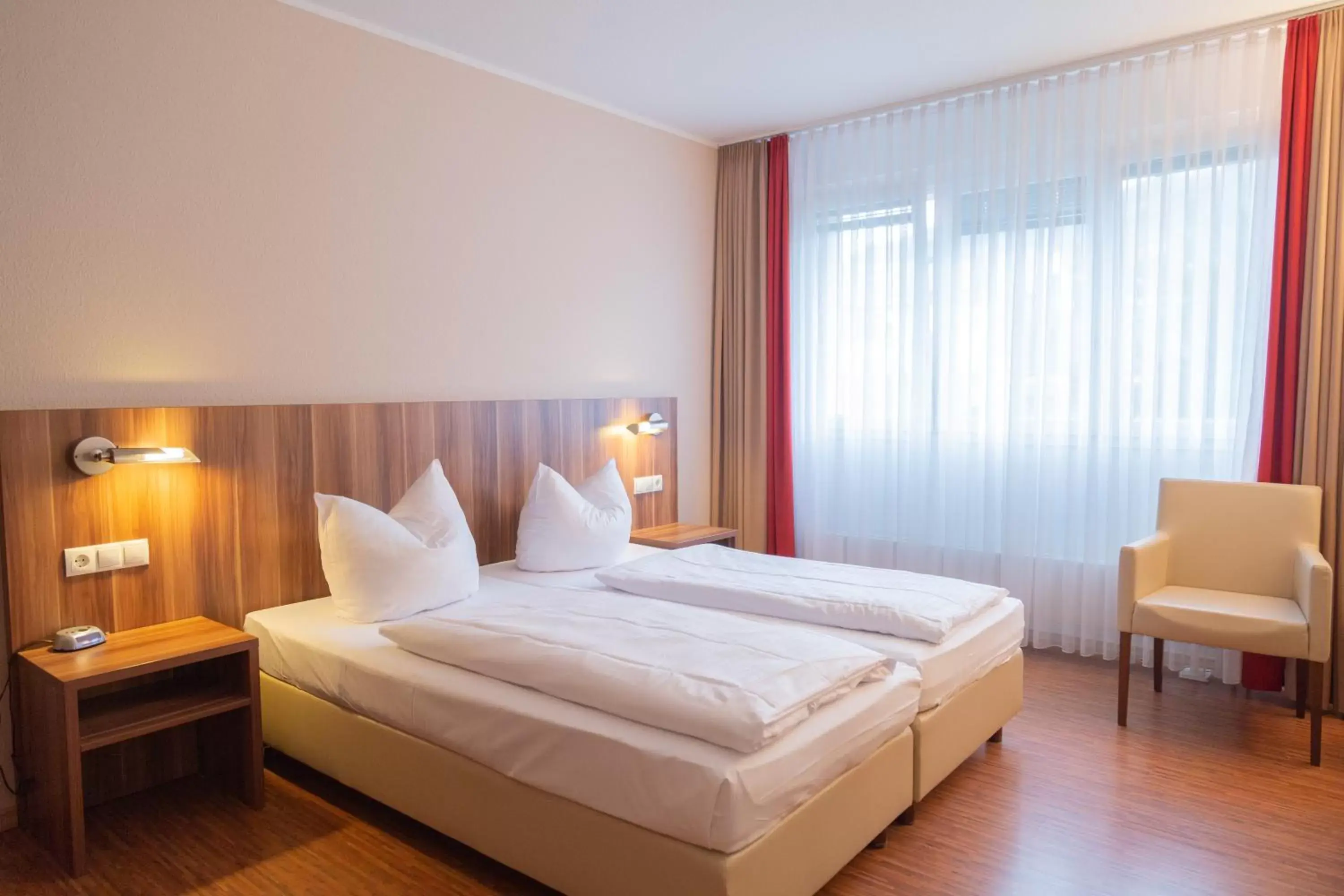 Business Double Room with Rhine Views - Main Building in Das Ebertor - Hotel & Hostel Business Double Room with Rhine Views - Main Building in Das Ebertor - Hotel & Hostel