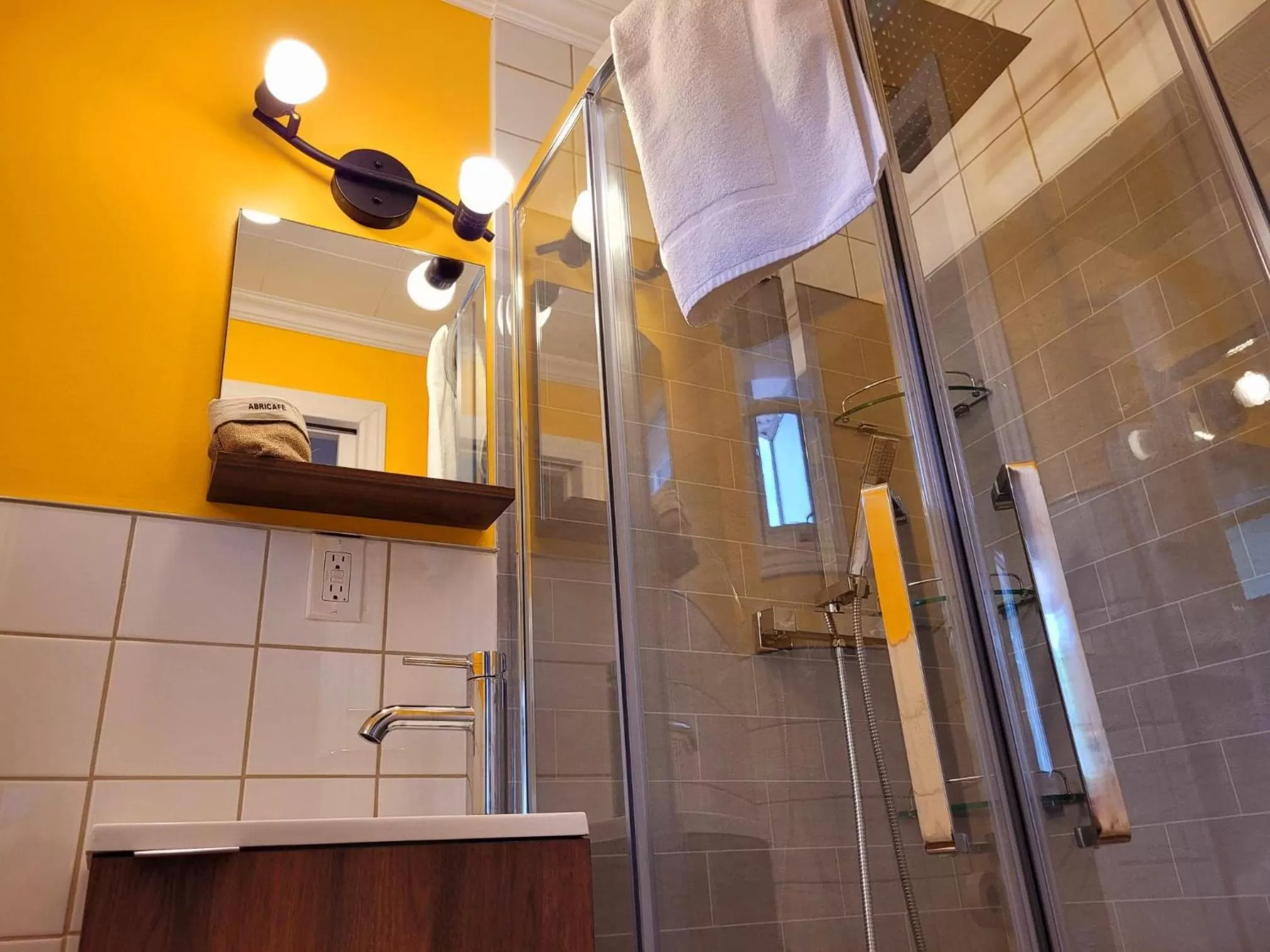 Bathroom in Motel Abricafé