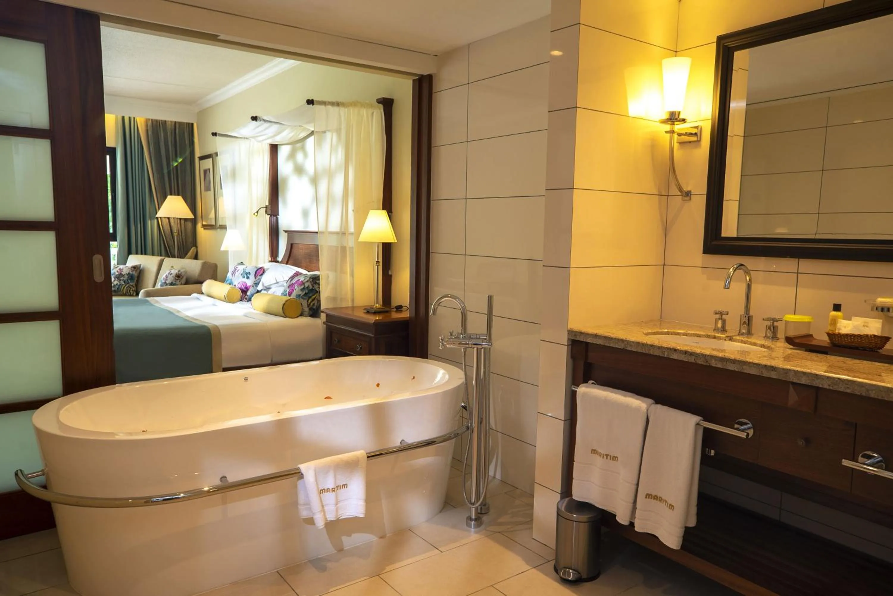 Bathroom, Bed in Maritim Resort & Spa Mauritius