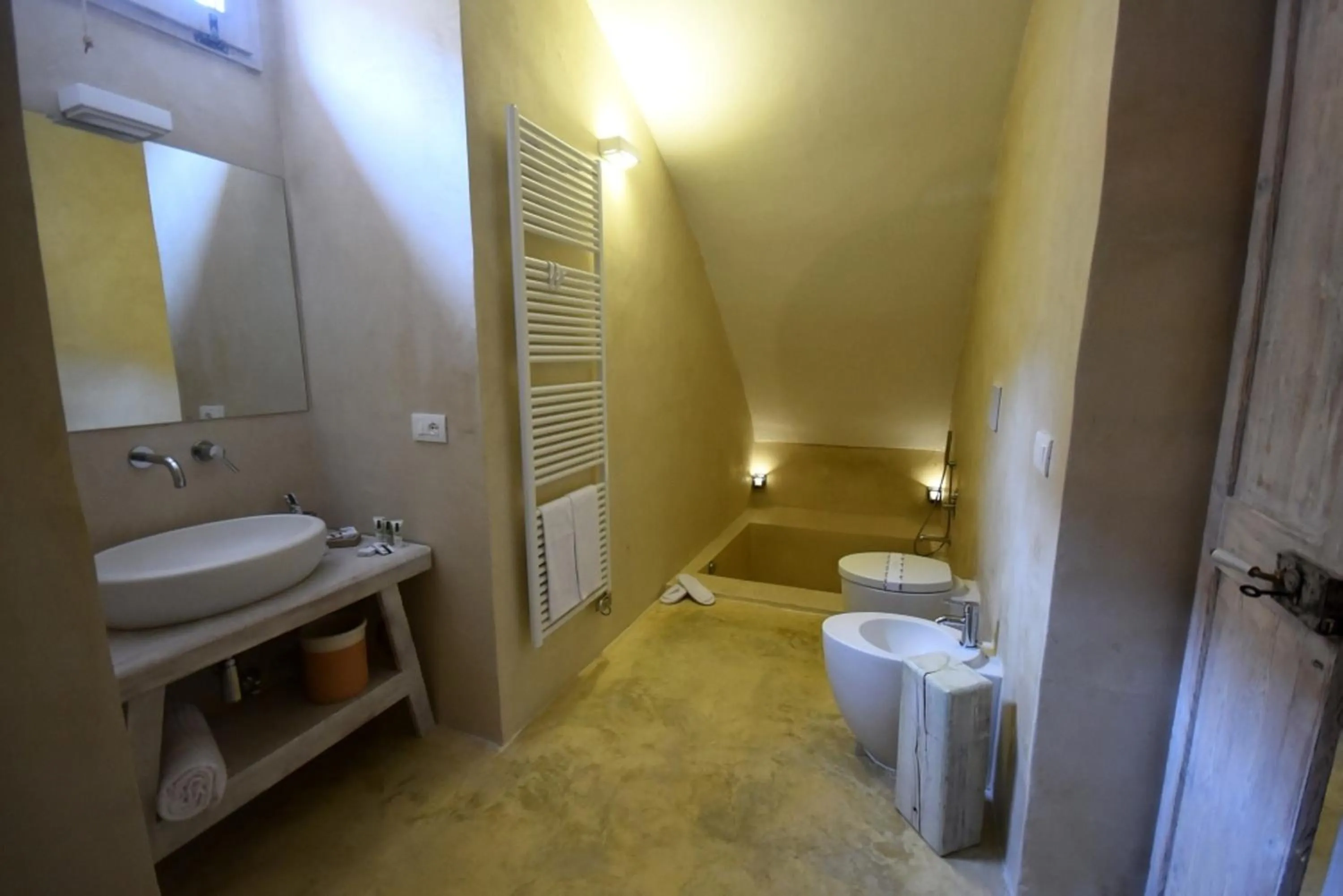 Bathroom in Palazzo Castriota