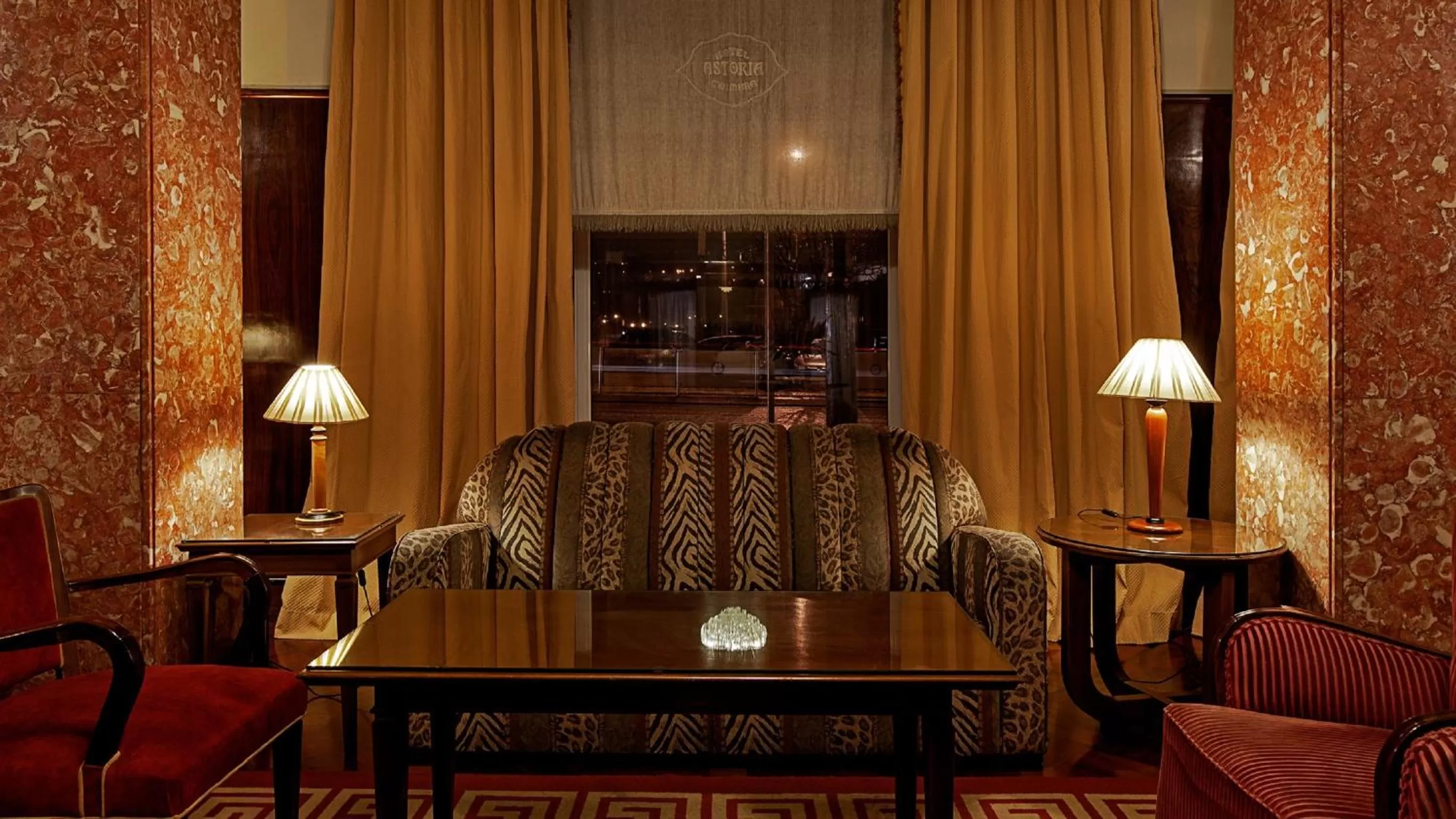 Communal lounge/ TV room in Hotel Astoria