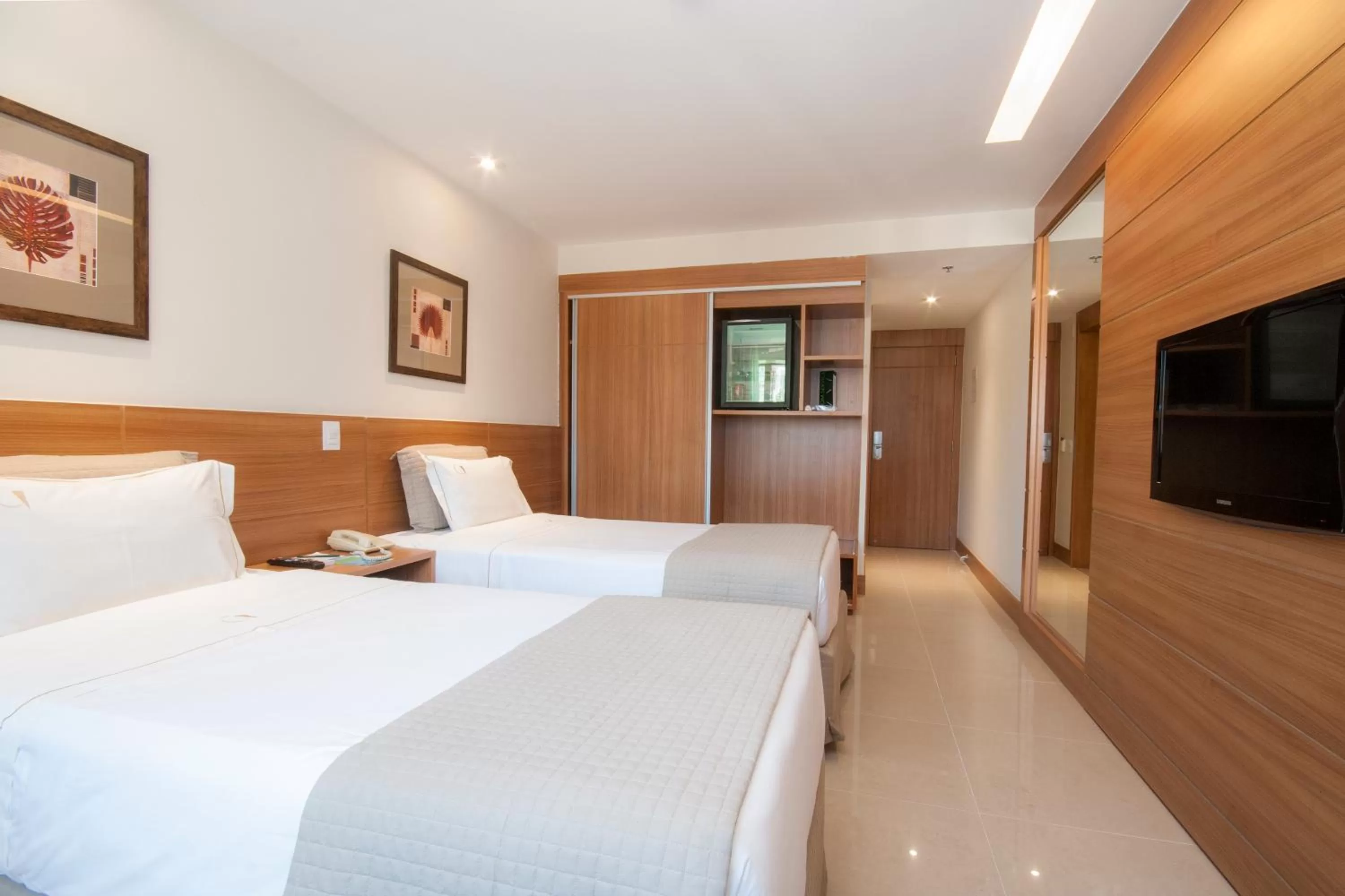 Property building, Bed in Américas Granada Hotel