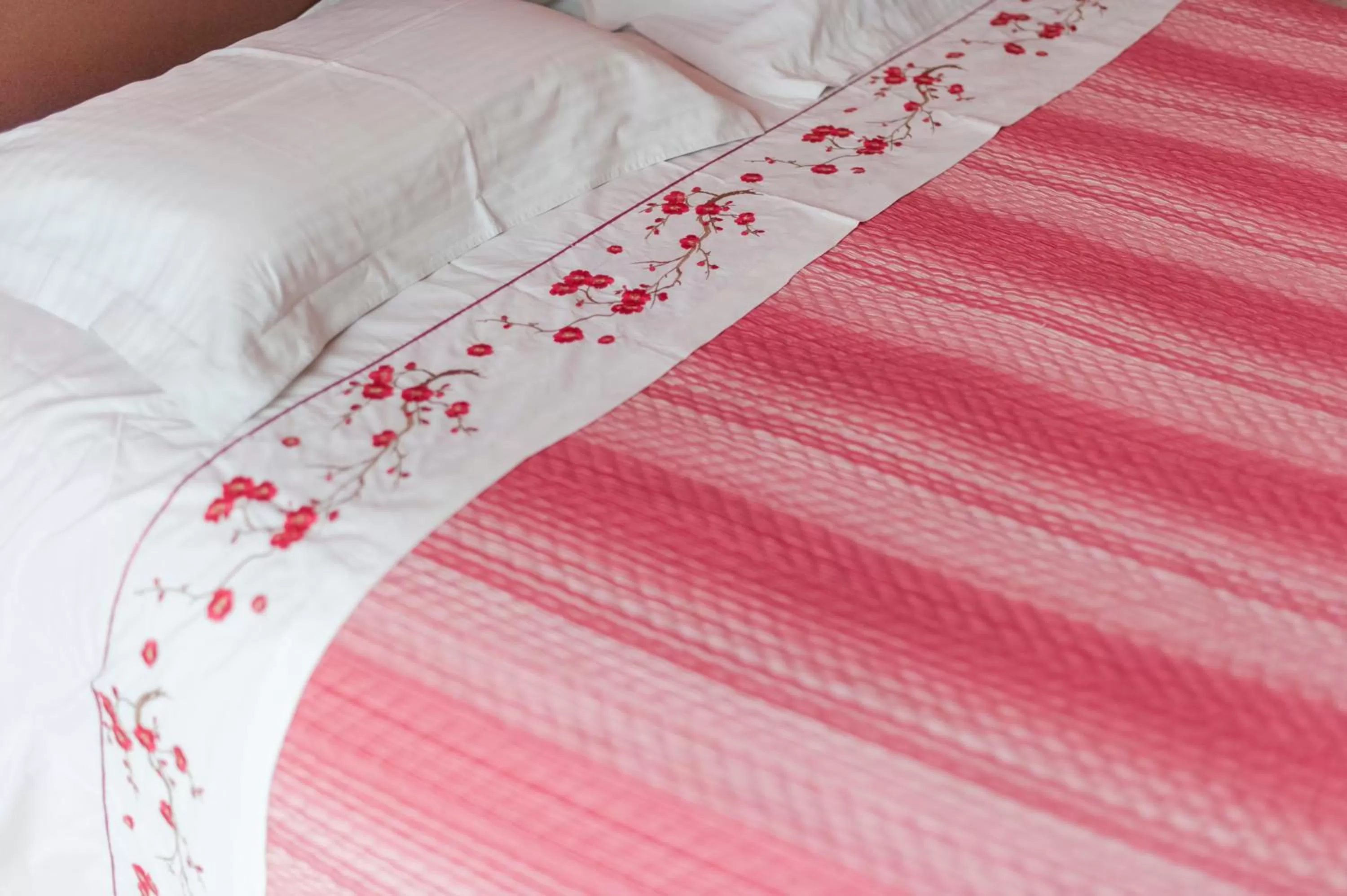 Bedroom, Bed in B&B Casa Roman & Vakantiewoning voor 1 pers tot max 32 personen