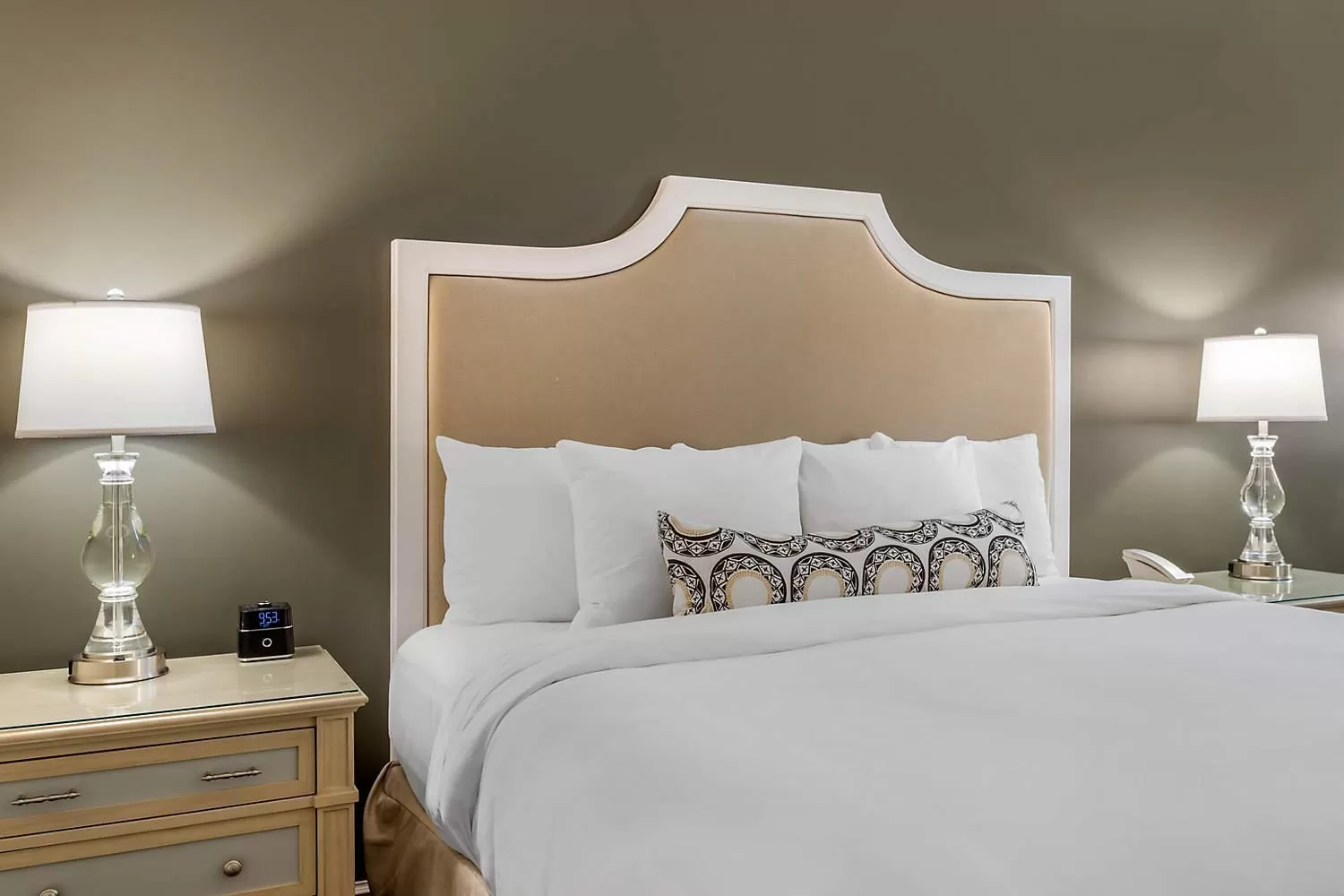 Bed in Bluegreen Vacations Eilan Hotel and Spa, an Ascend Collection Resort