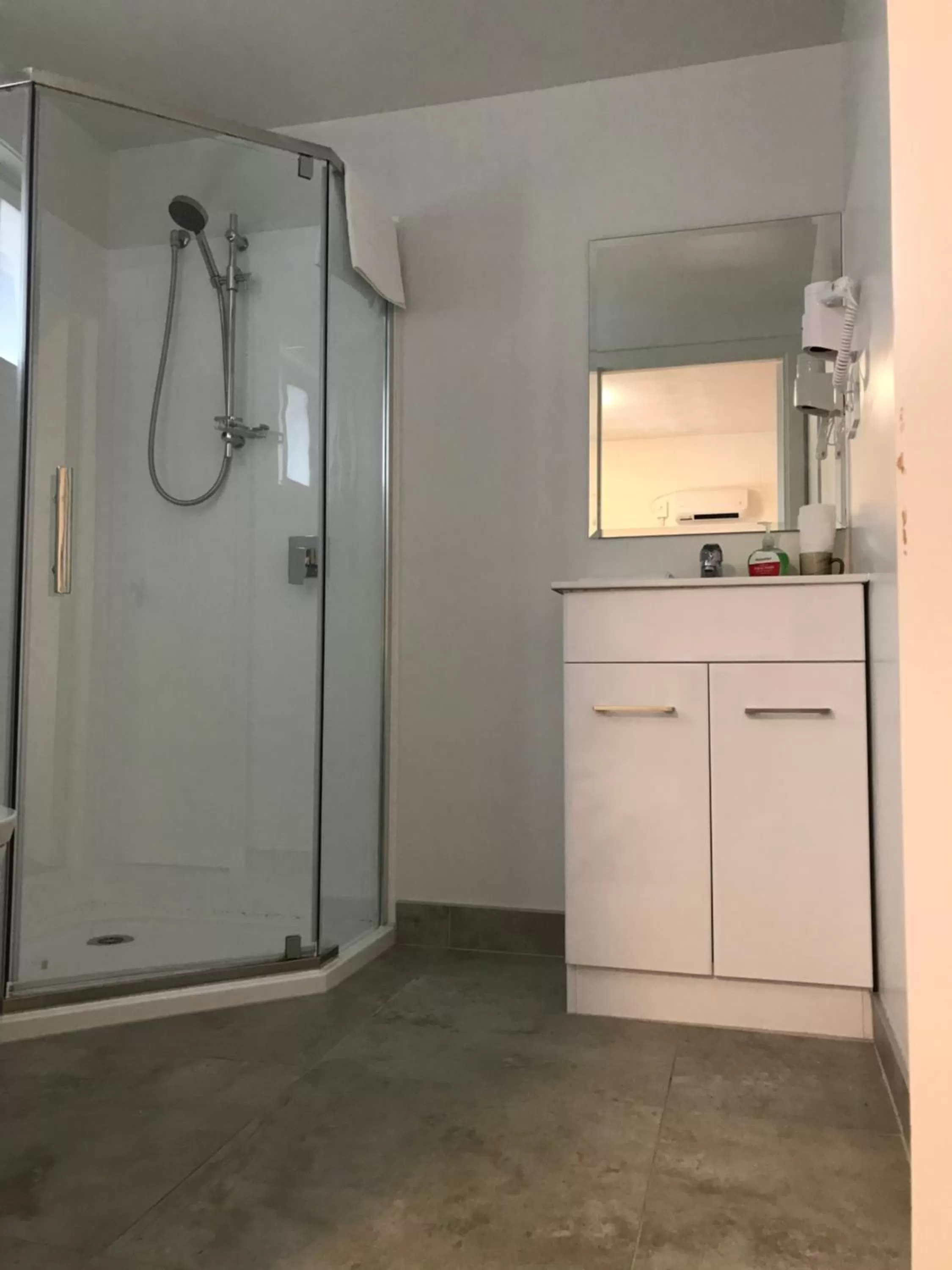 bunk bed in Siesta Motel