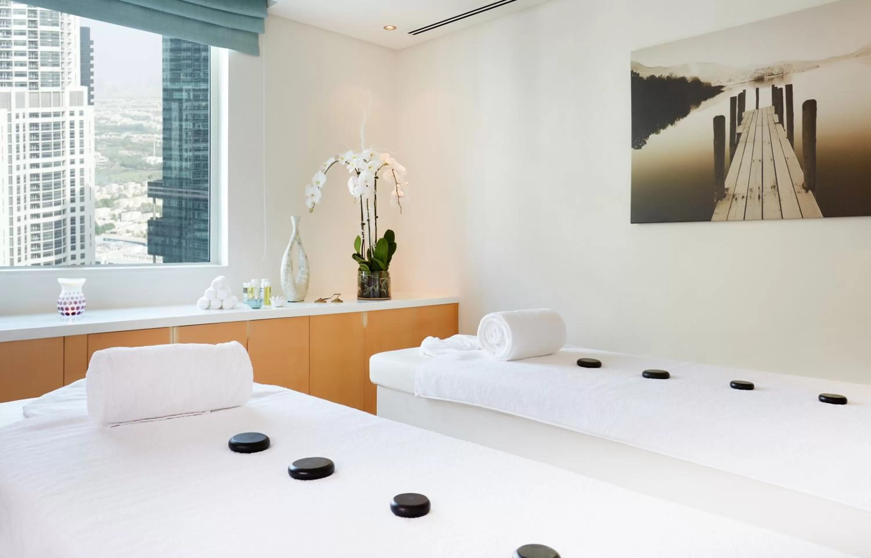 Spa and wellness centre/facilities, Bed in Pullman Dubai Jumeirah Lakes Towers