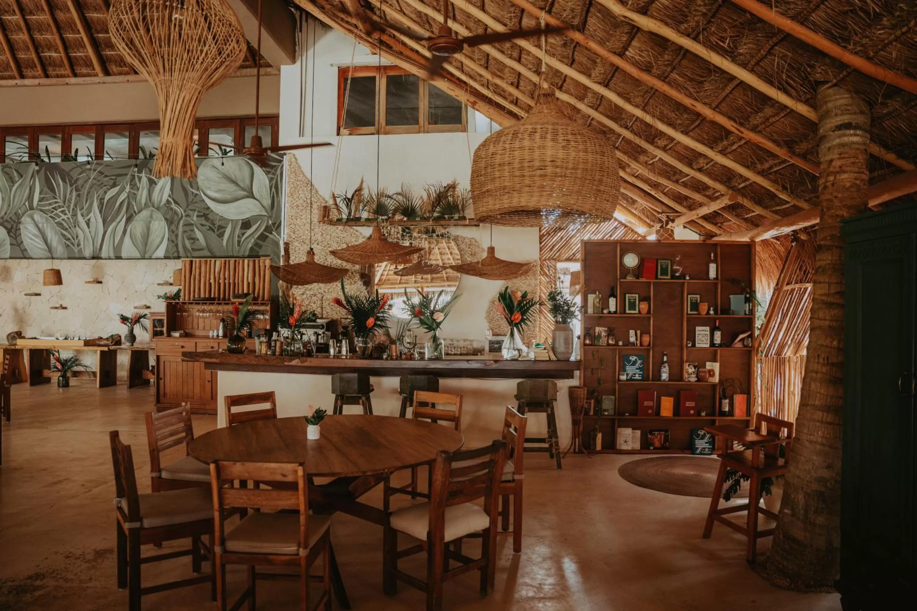 Restaurant/places to eat in Petit Lafitte Beach Front Hotel & Bungalows