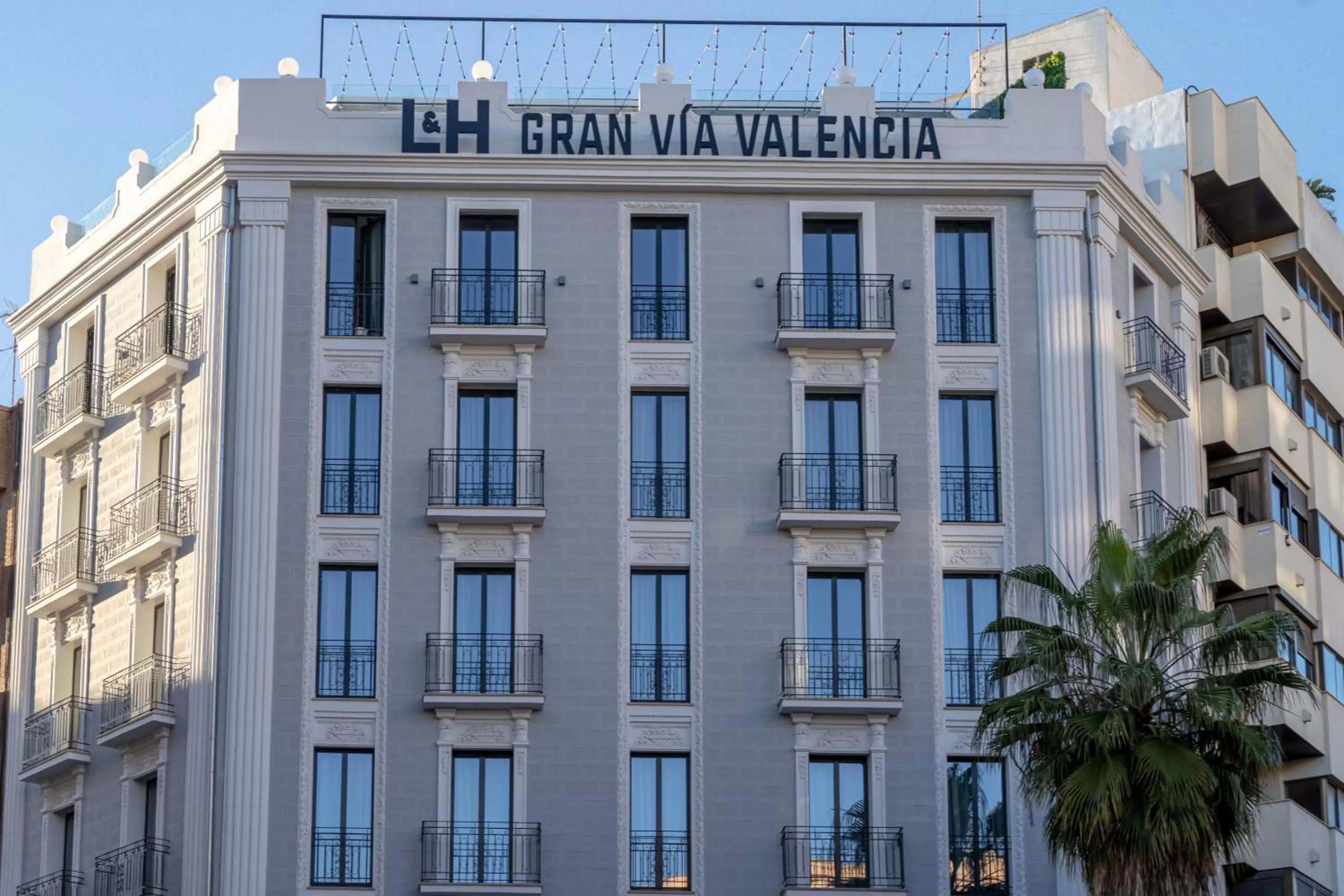 Property building in L&H Gran Vía Valencia