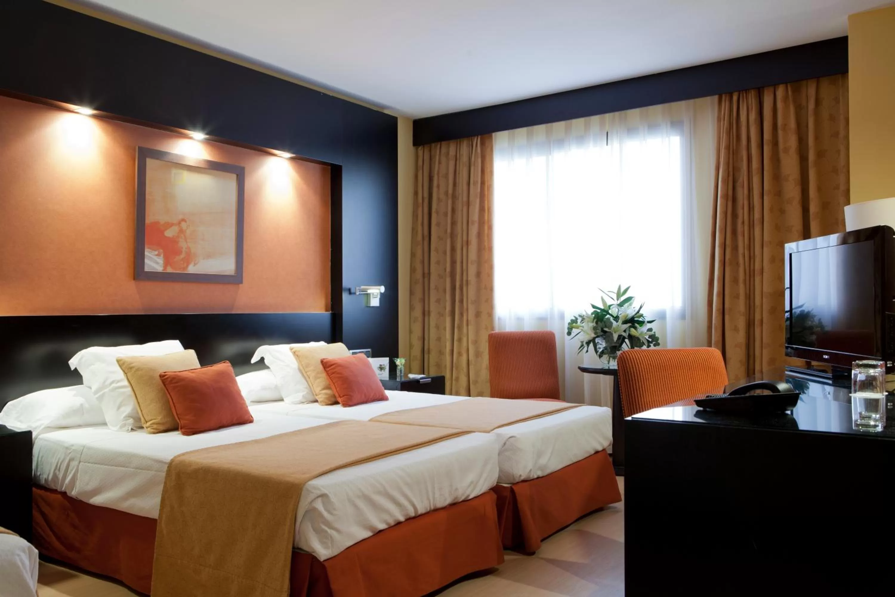 Photo of the whole room, Bed in Intelier Rosa