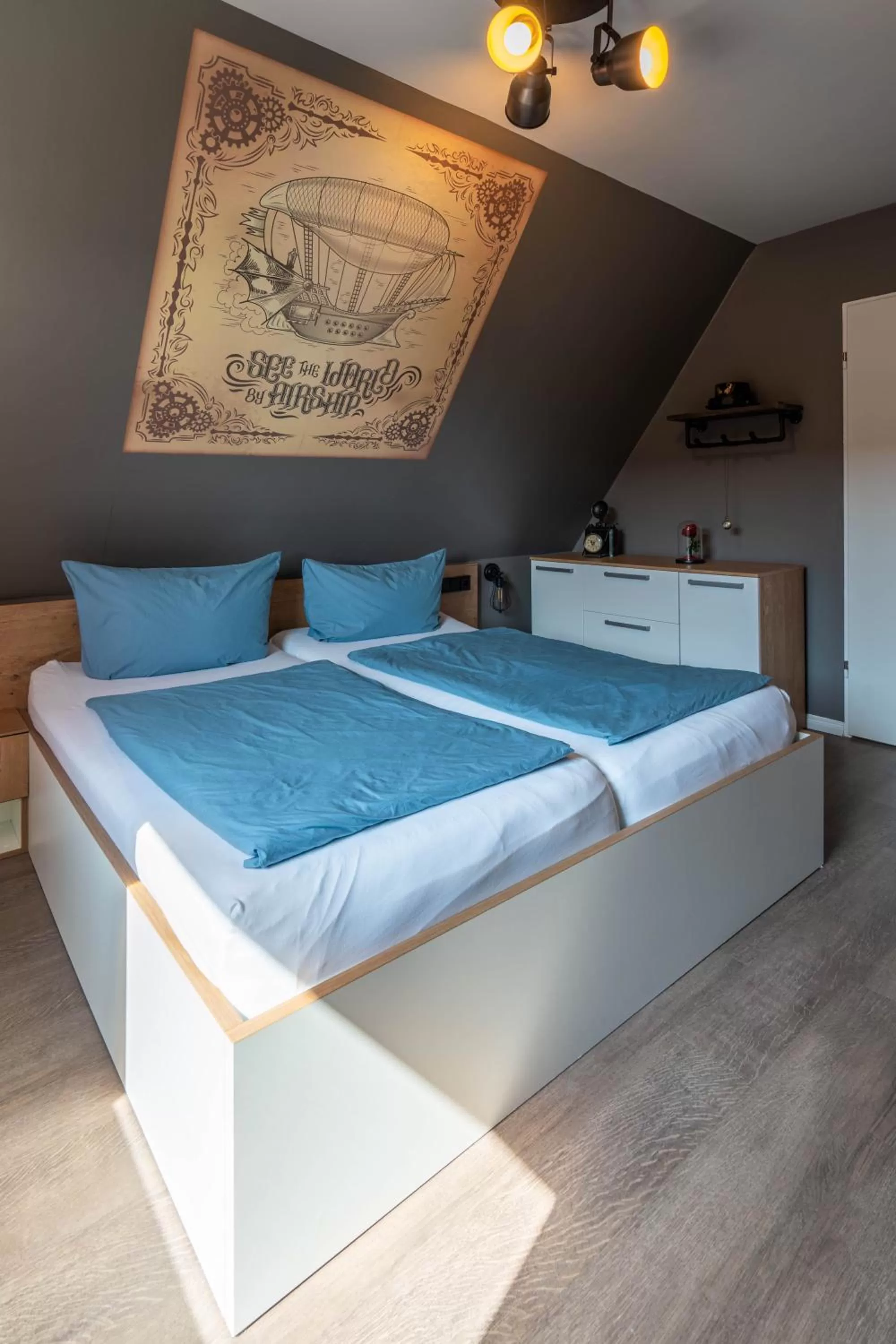 Photo of the whole room, Bed in Hotel Luina Beach