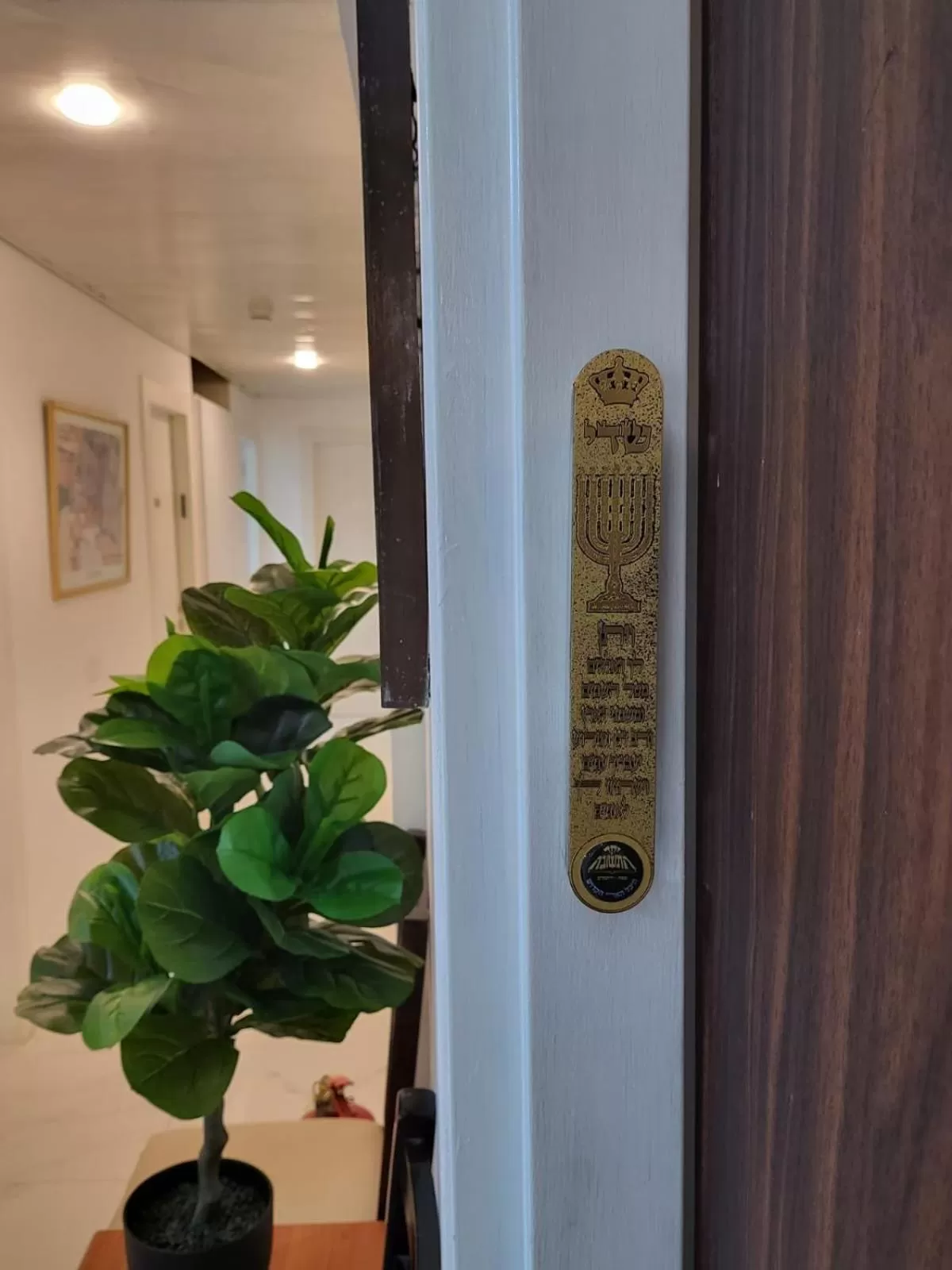 Decorative detail in J-MOTEL