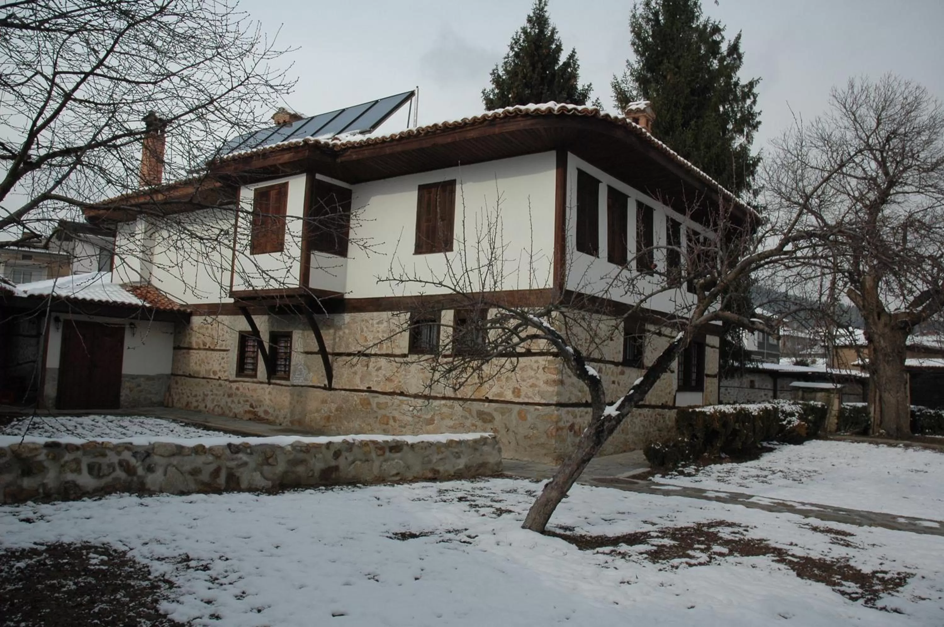 Property building in Djudjeva Kyshta Hotel