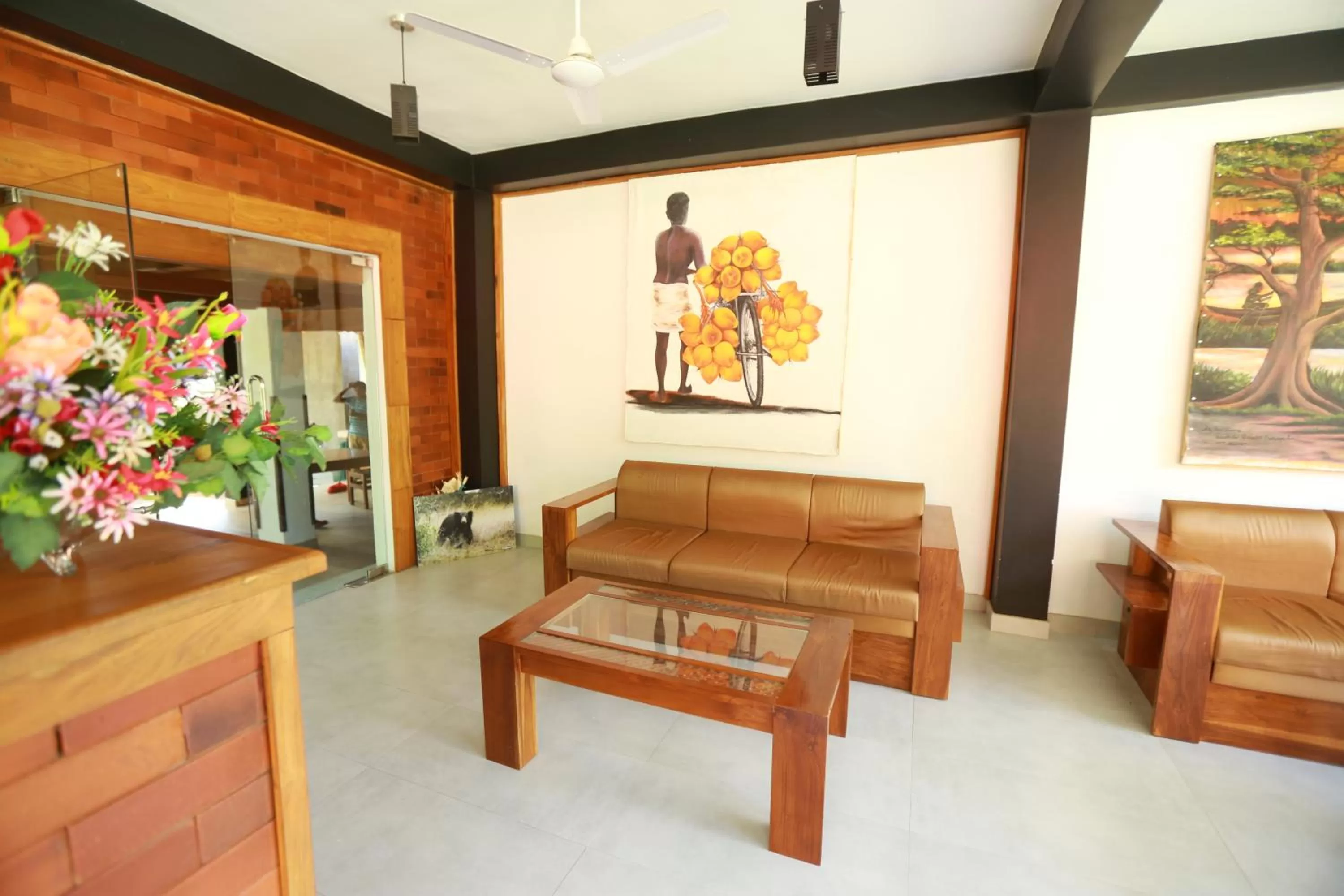 Lobby or reception in Eco Hotel Black & White - Anuradhapura