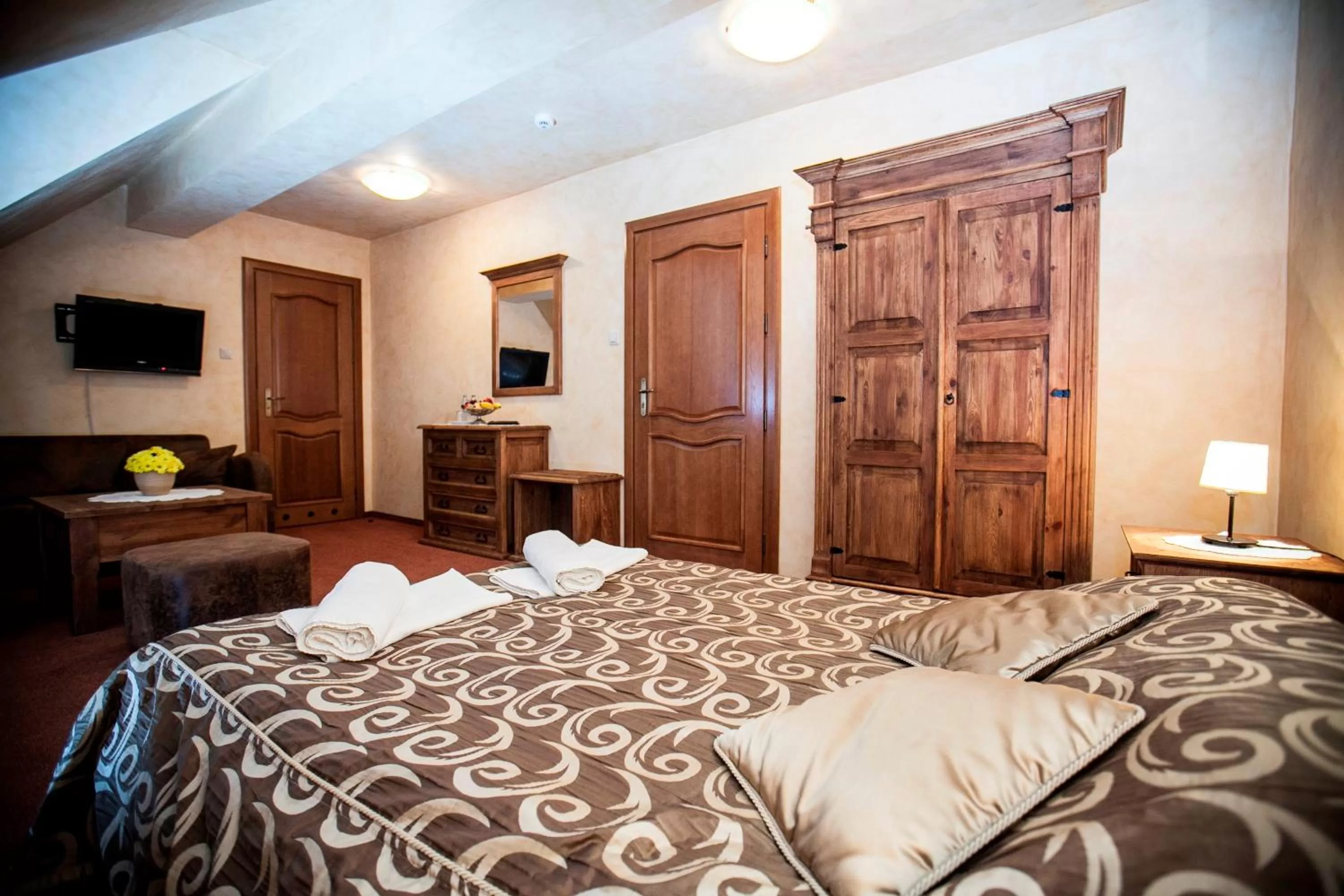 Photo of the whole room, Bed in Hotel Dwór Karolówka