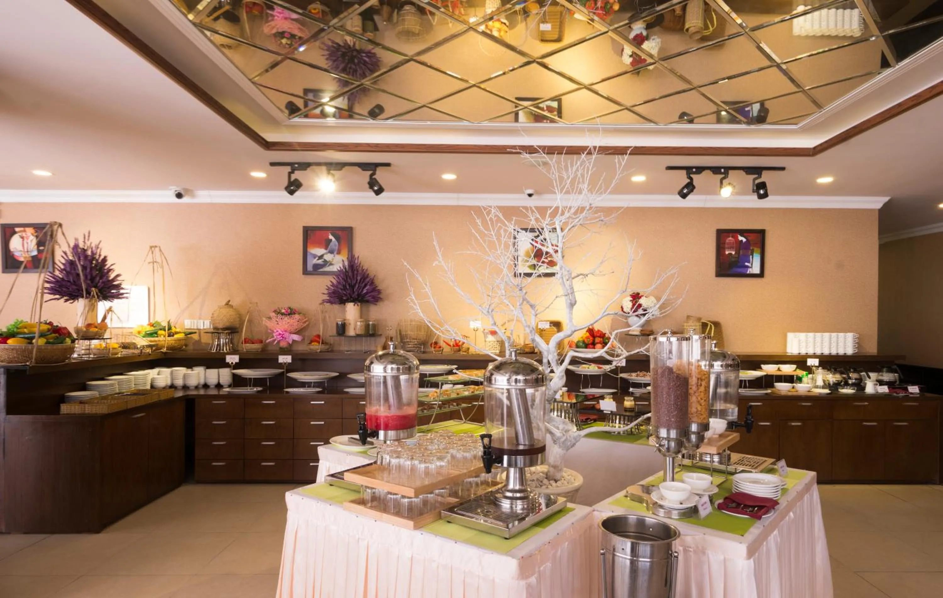 Restaurant/places to eat in Kings Hotel Dalat