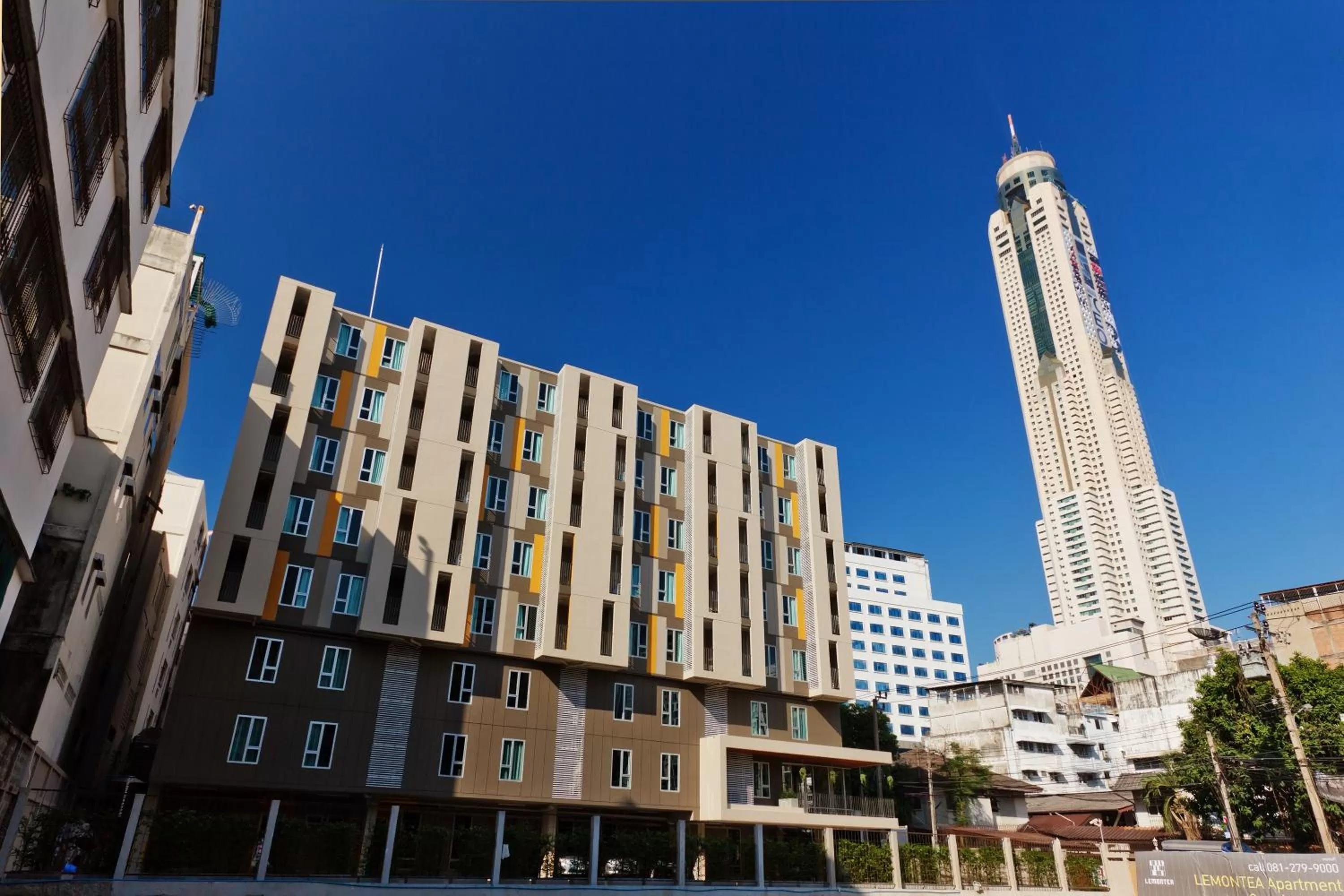 Facade/entrance in Lemontea Hotel Bangkok