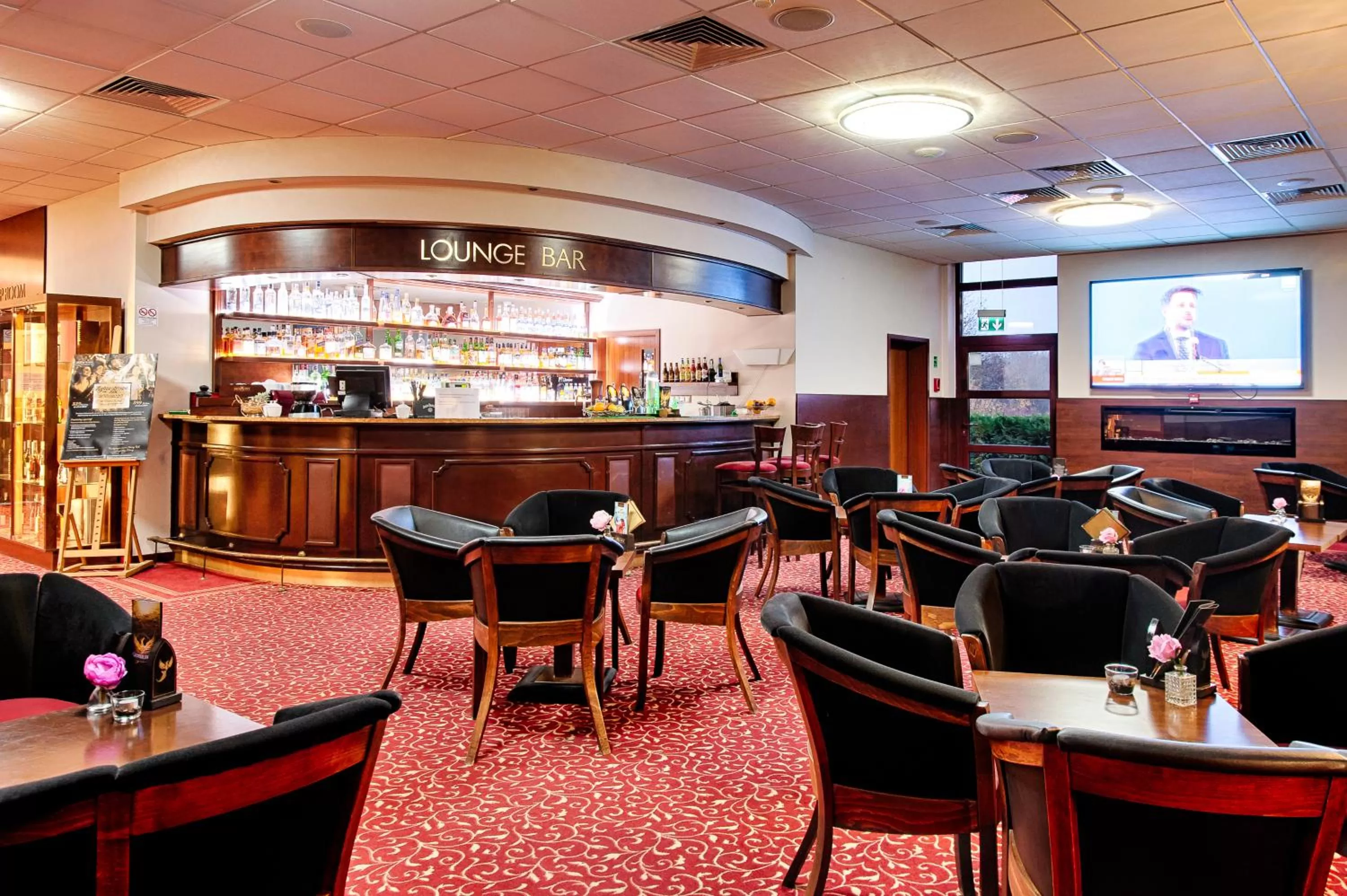 Lounge or bar in Grand Royal Hotel
