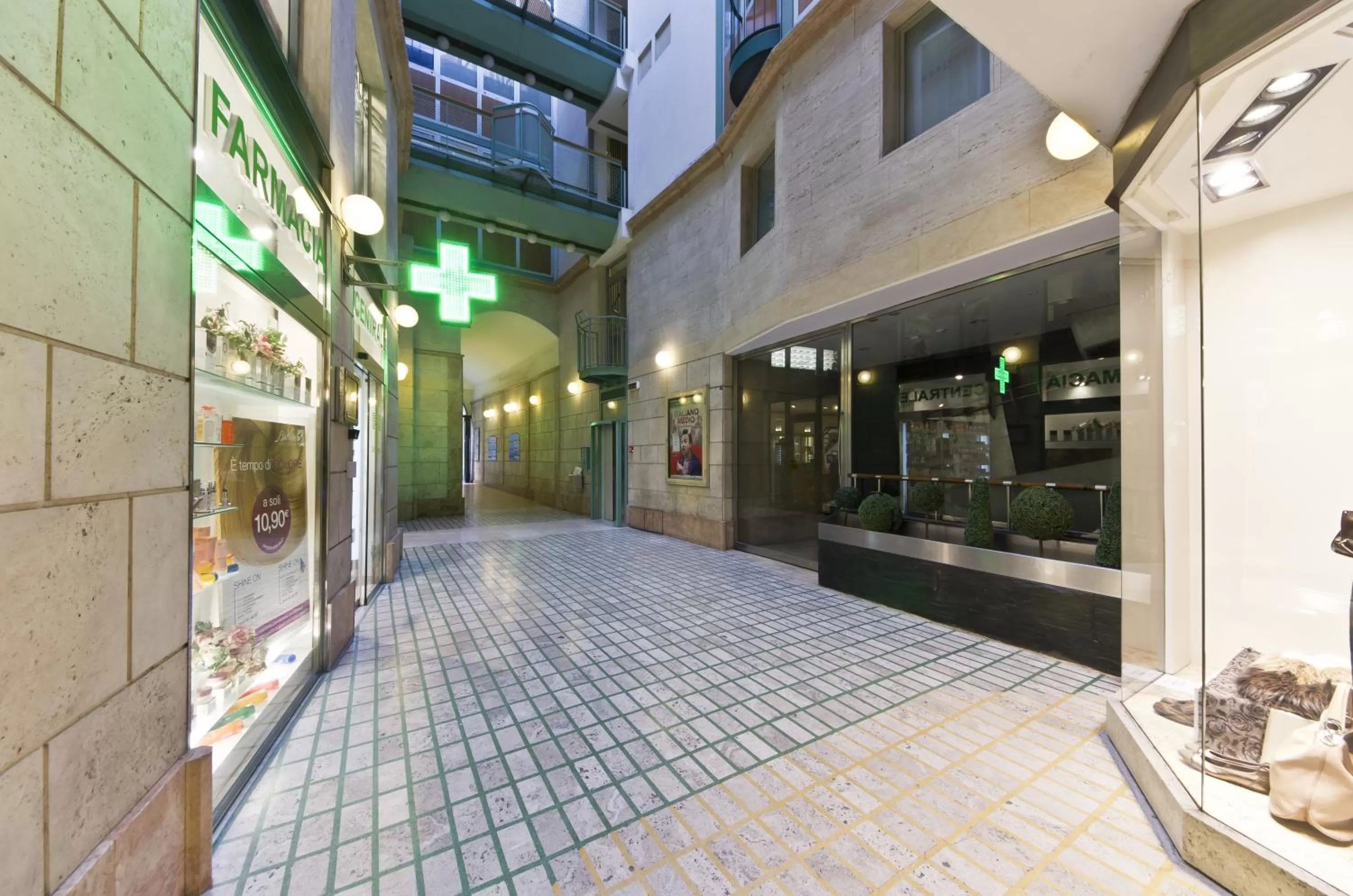 Facade/entrance in Siena Gallery - Rooms Only