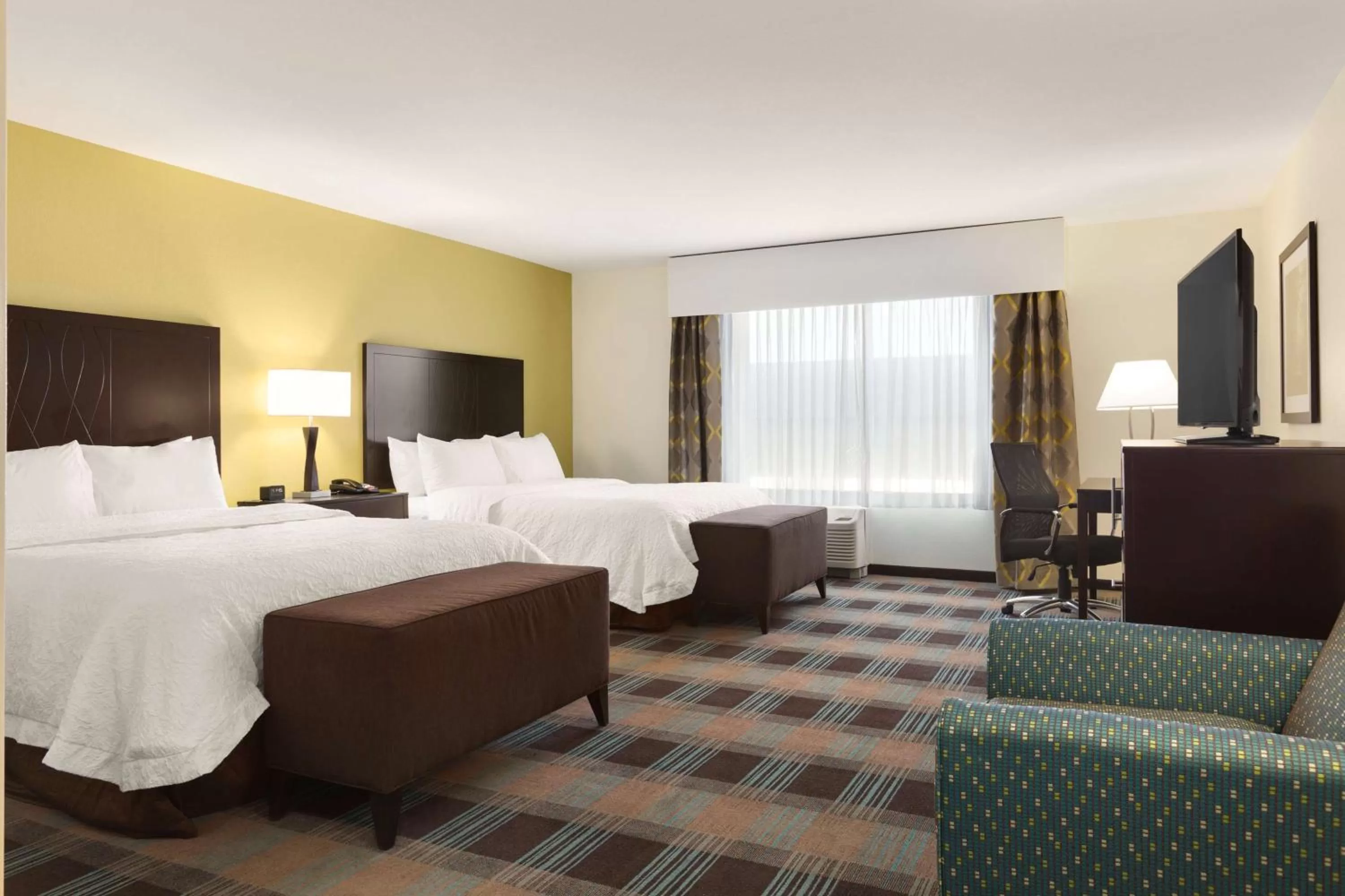 Queen Room with Two Queen Beds - Hearing Accessible in Hampton Inn Fairmont