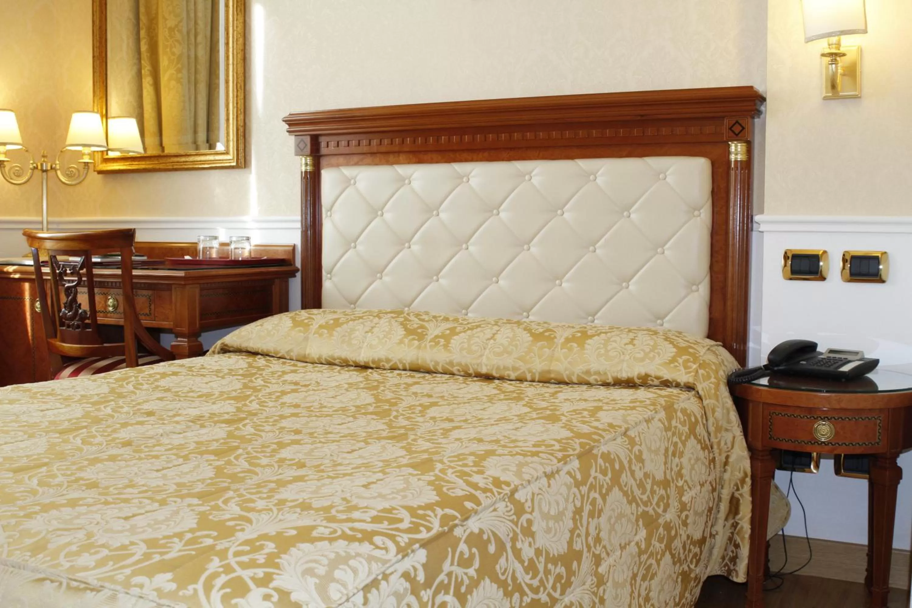 Bed in Hotel Villa Pinciana
