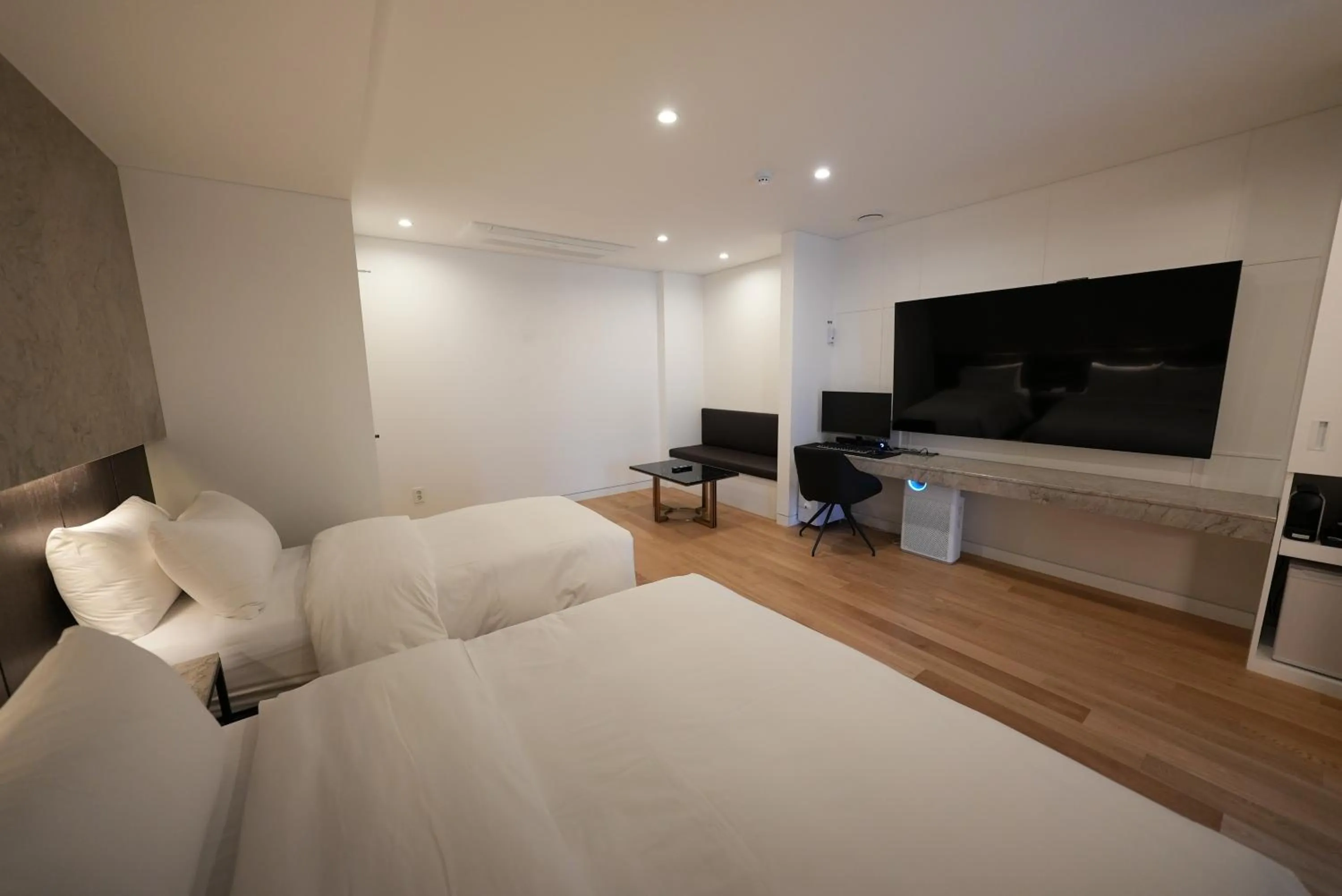 Photo of the whole room, Bed in Amare Hotel Jongno