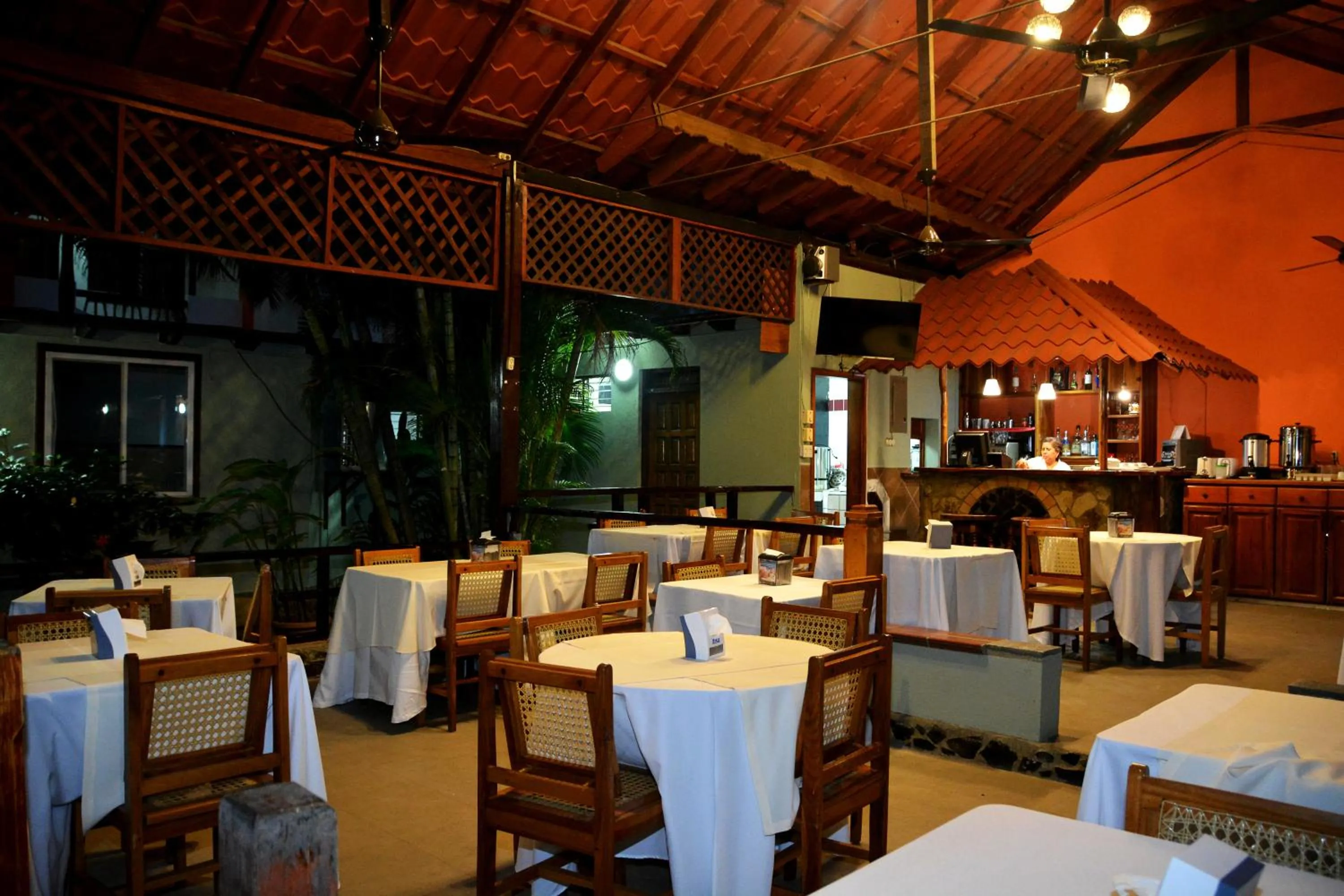 Restaurant/places to eat in Hotel Europeo