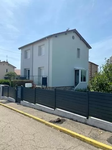 Property building in Aux 2 lots