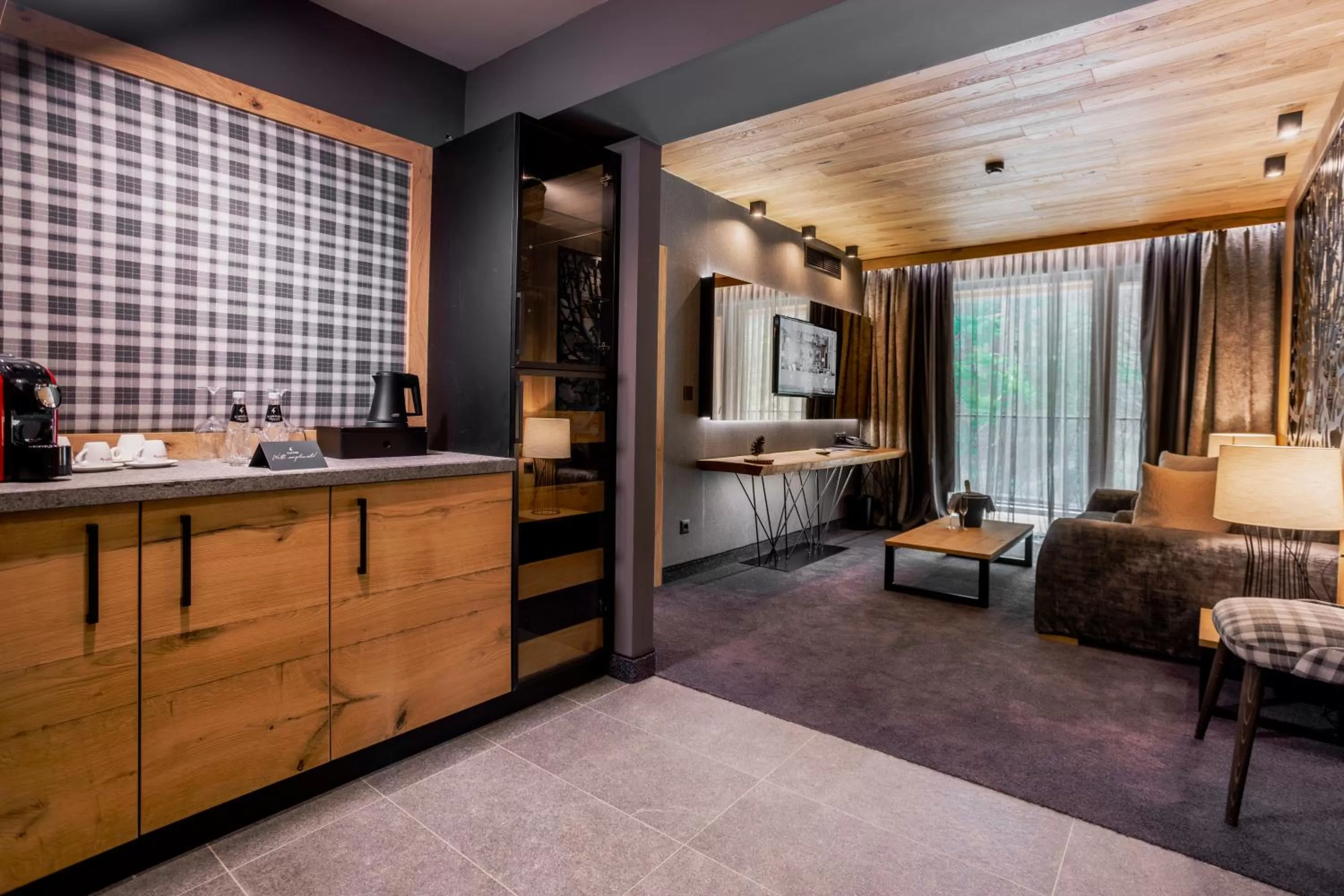 Living room, Bed in Kashmir Wellness & SPA Hotel Adults Only