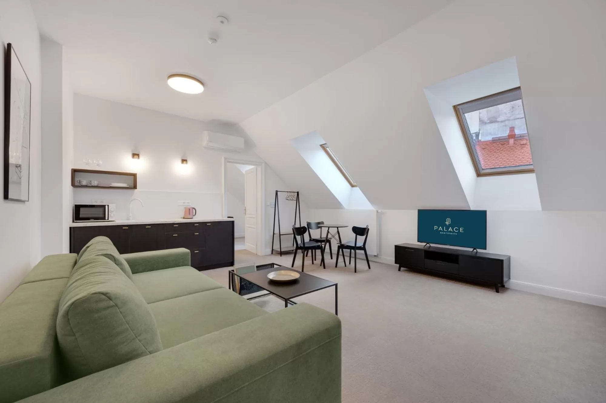 TV and multimedia in Palace Apartments