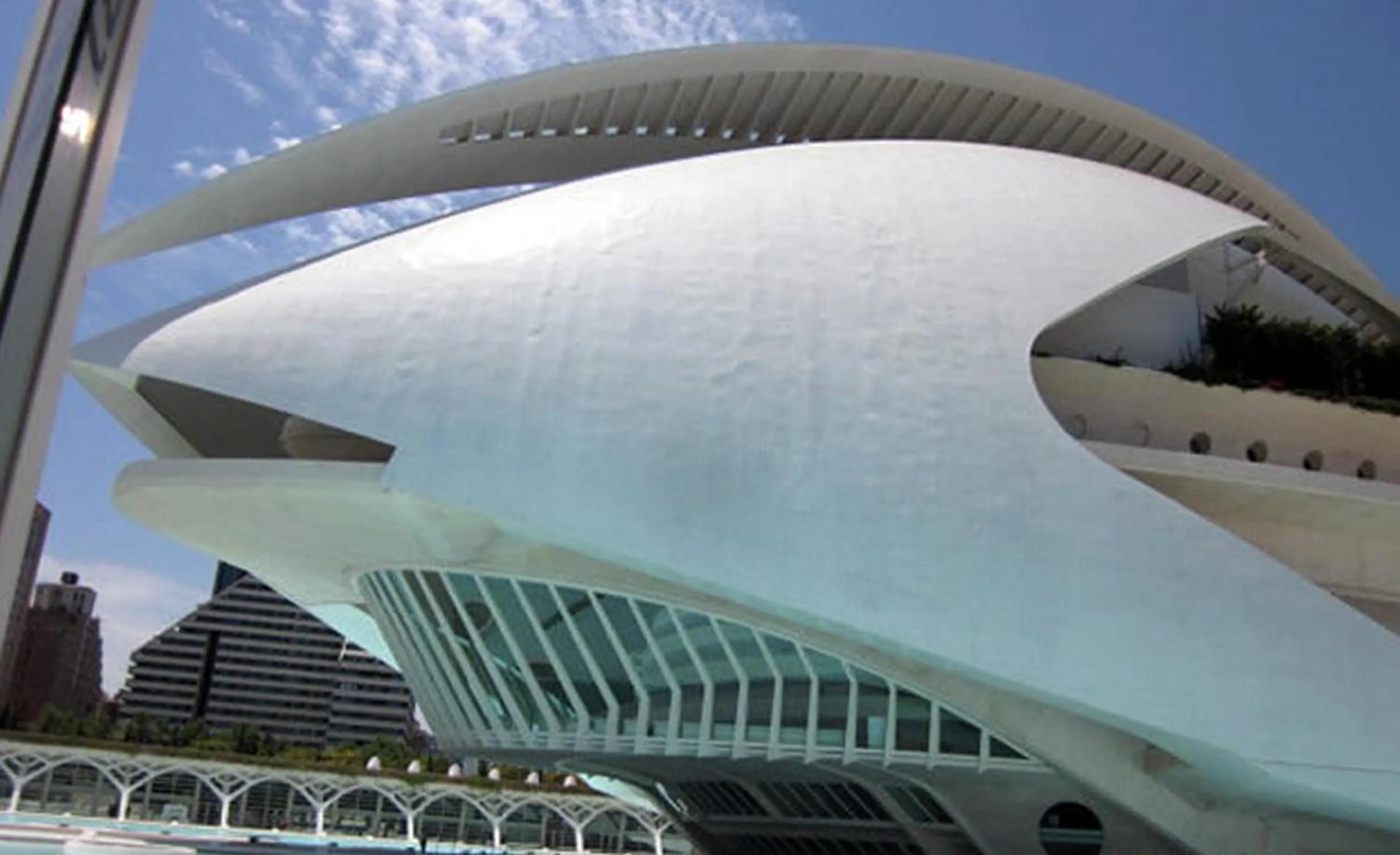 Nearby landmark in Valenciaflats Ciudad de las Ciencias
