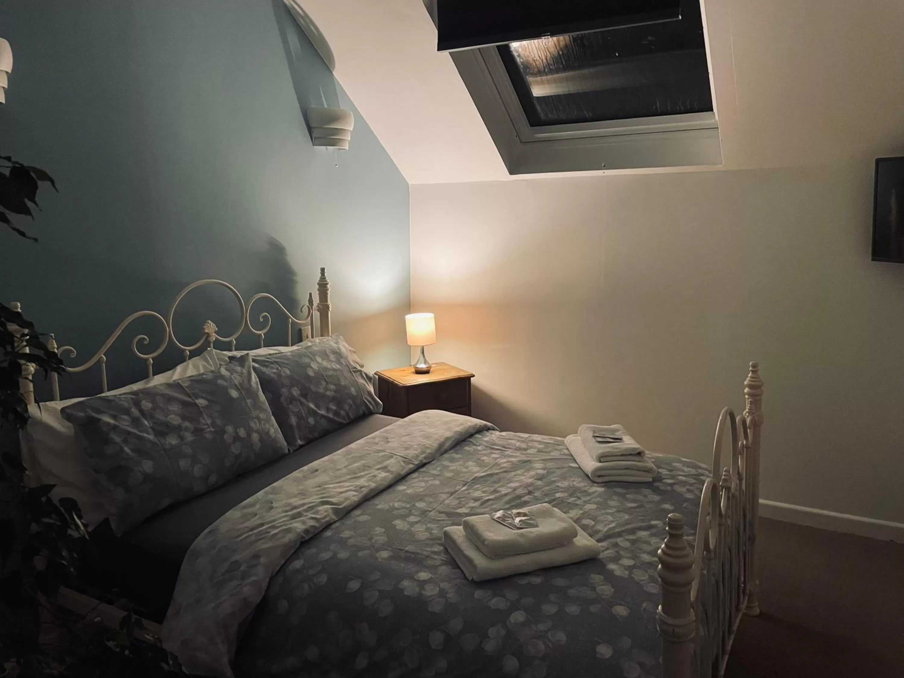 Restaurant/places to eat, Bed in The Tuckers Arms