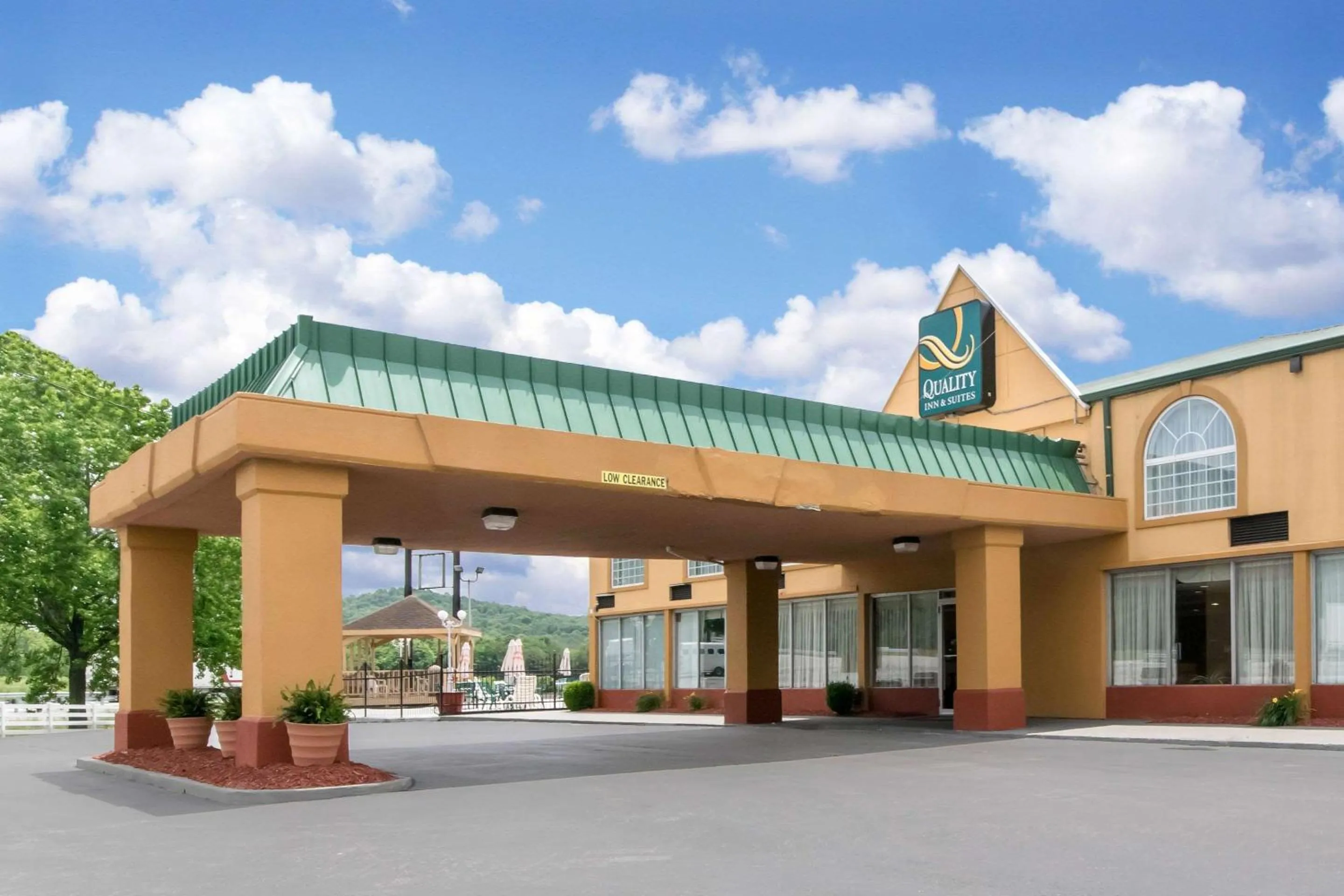 Quality Inn & Suites Horse Cave - Cave City