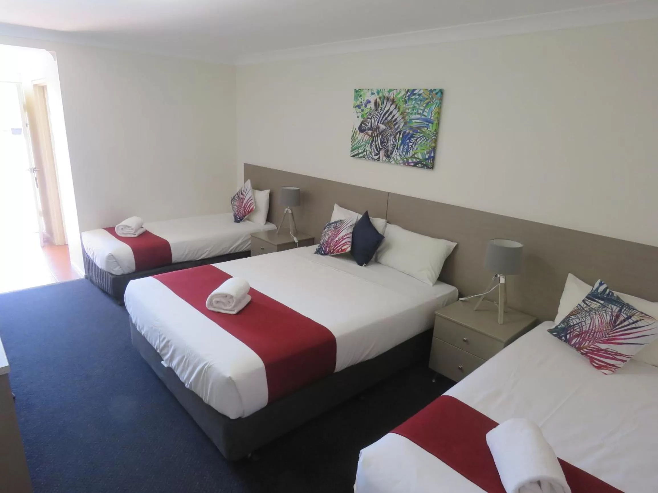 Bedroom, Bed in Burke & Wills Mt Isa