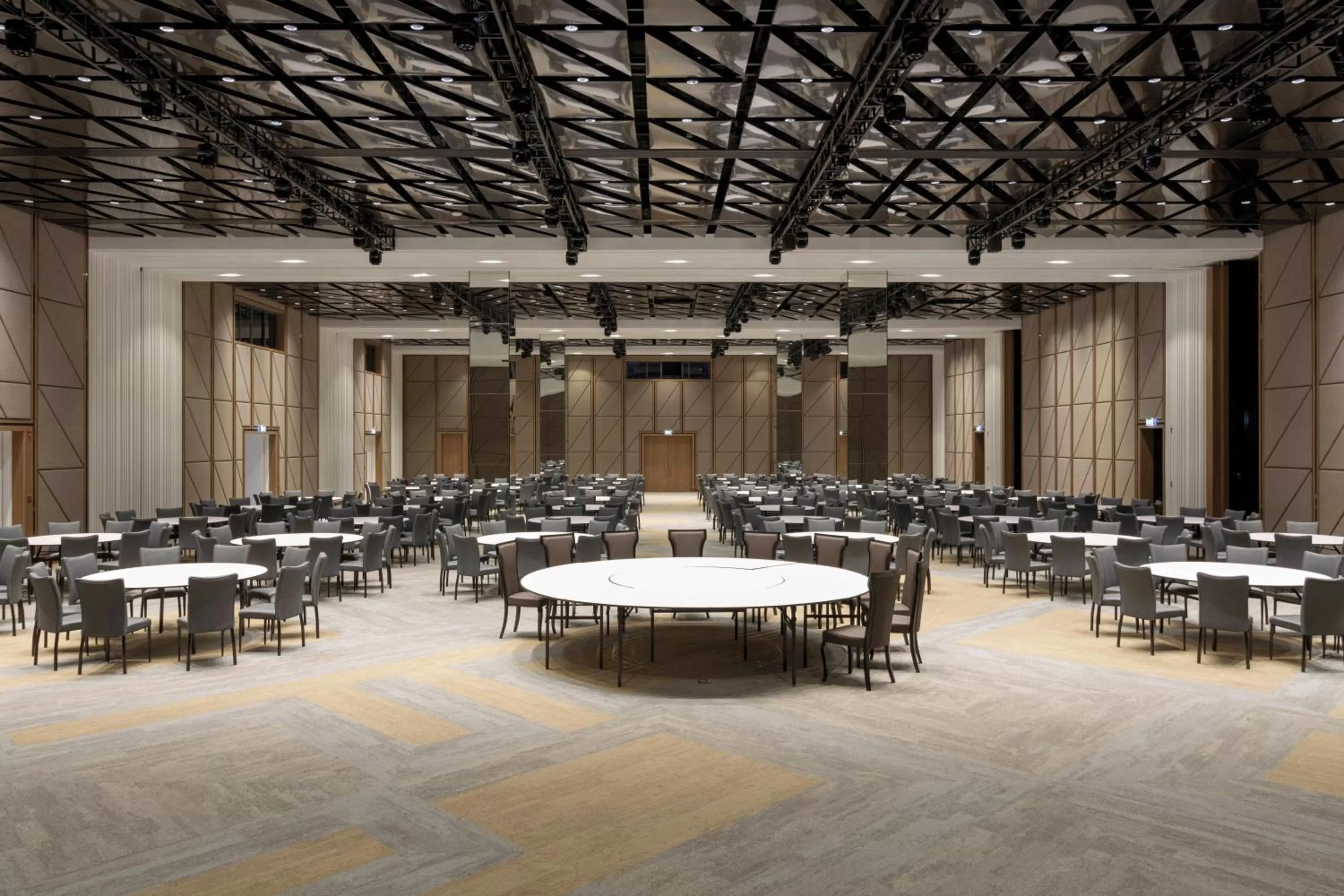 Property building in SUN & MOON, Riverside Hotel