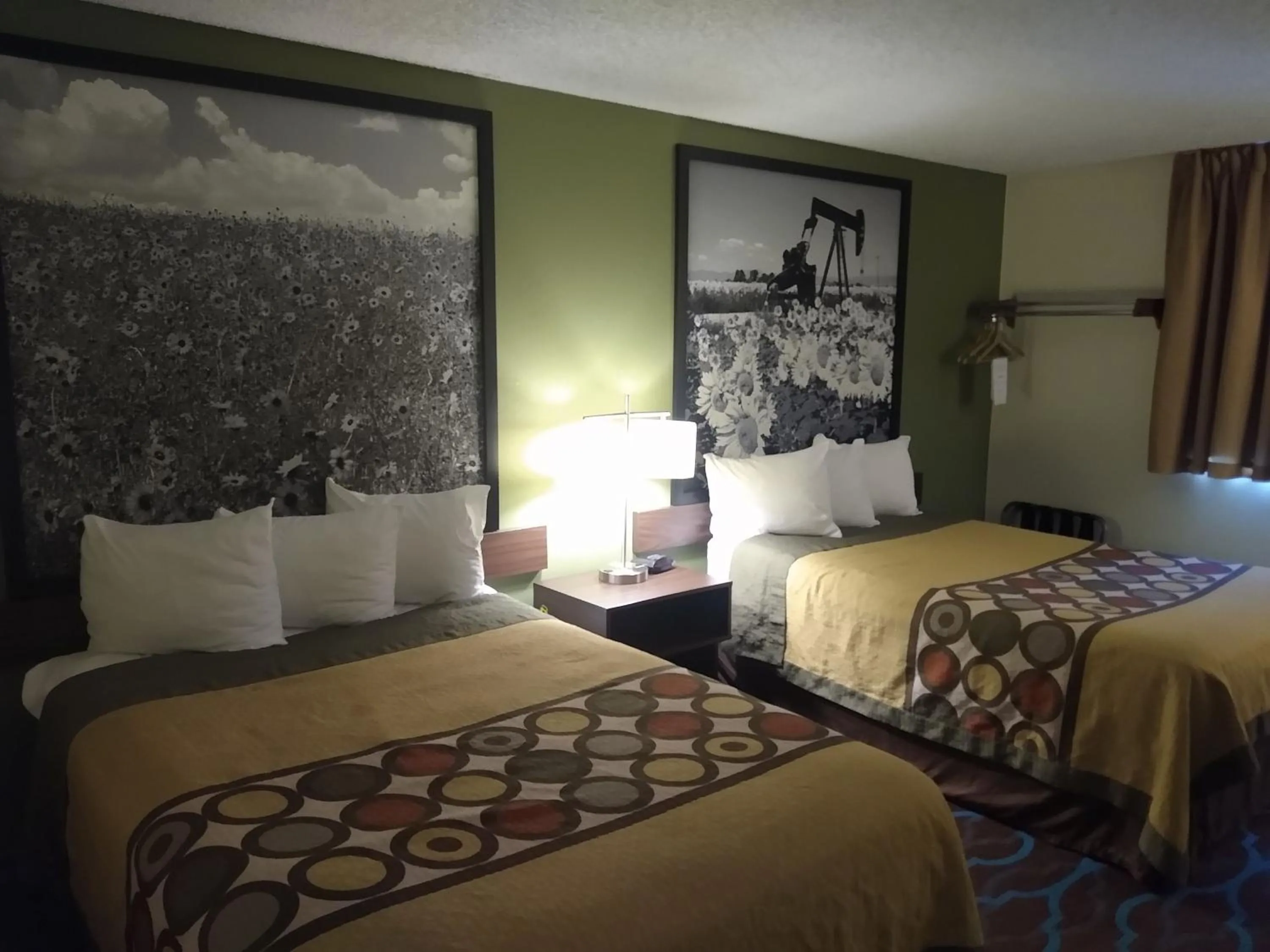 Bedroom, Bed in Super 8 by Wyndham Craig